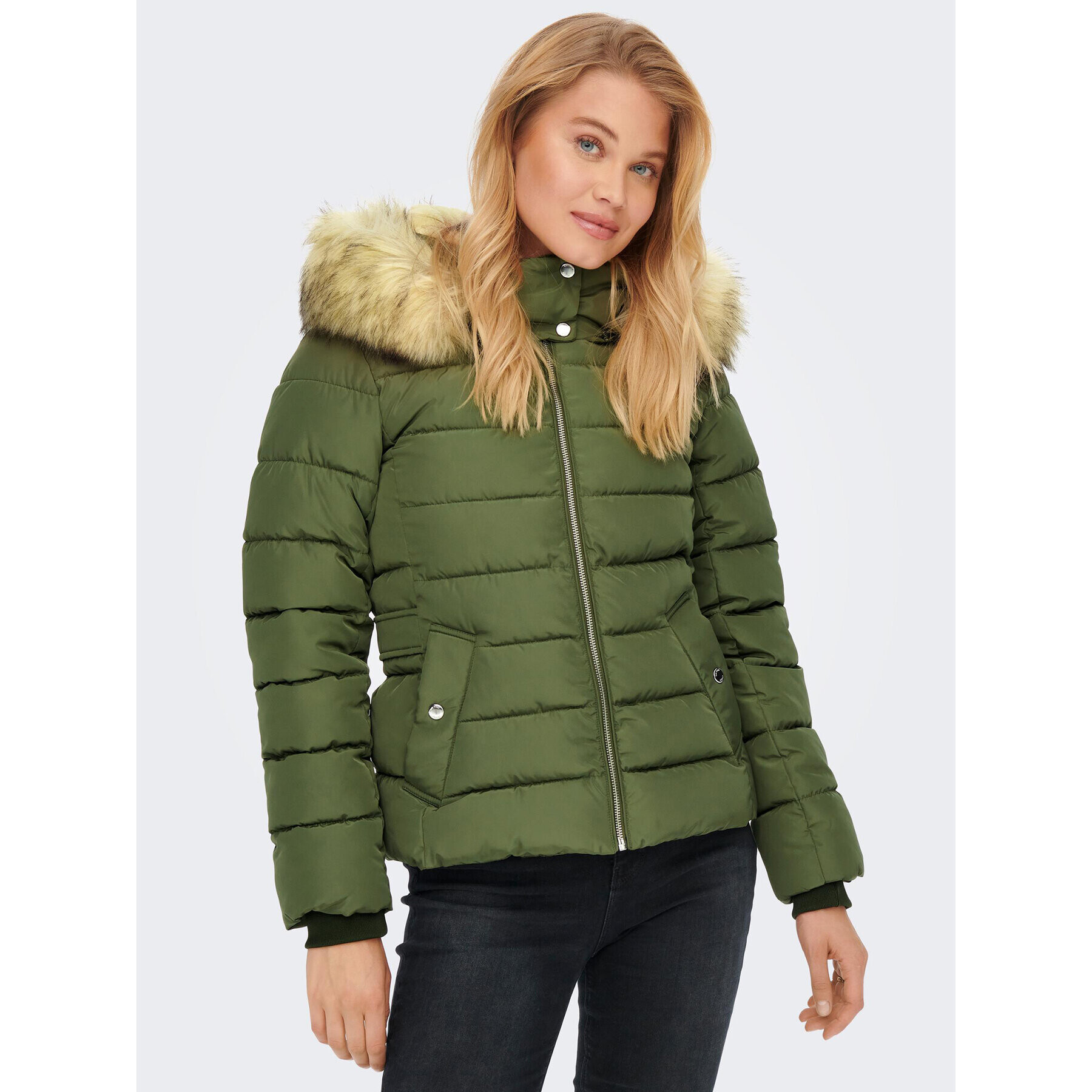 ONLY Пухено яке Camilla 15204607 Зелен Regular Fit - Pepit.bg