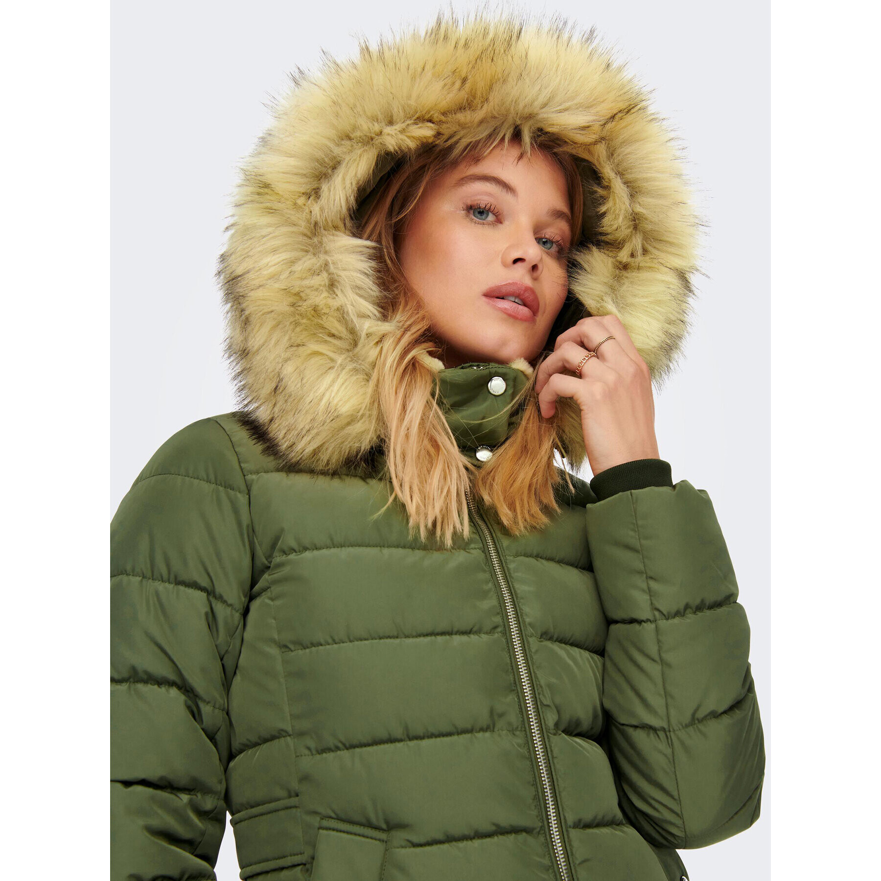 ONLY Пухено яке Camilla 15204607 Зелен Regular Fit - Pepit.bg