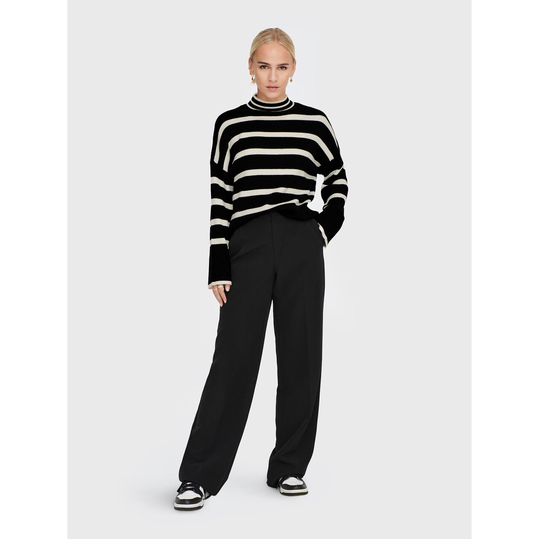 ONLY Пуловер Libi 15259096 Черен Regular Fit - Pepit.bg
