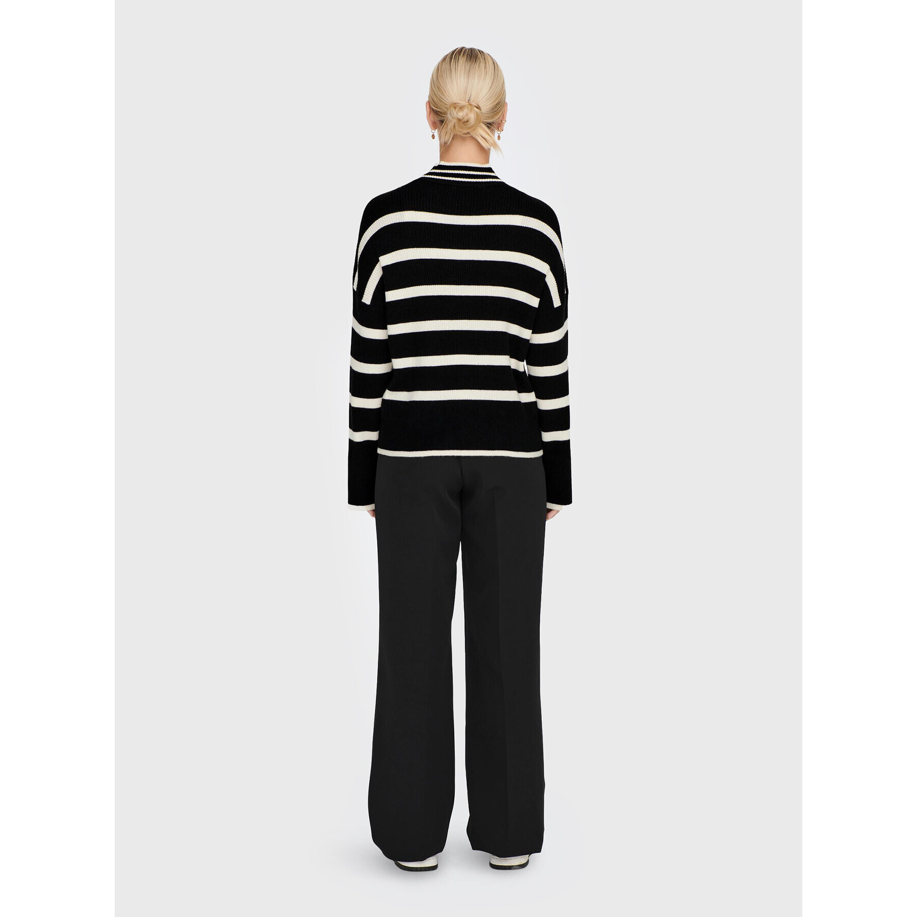 ONLY Пуловер Libi 15259096 Черен Regular Fit - Pepit.bg