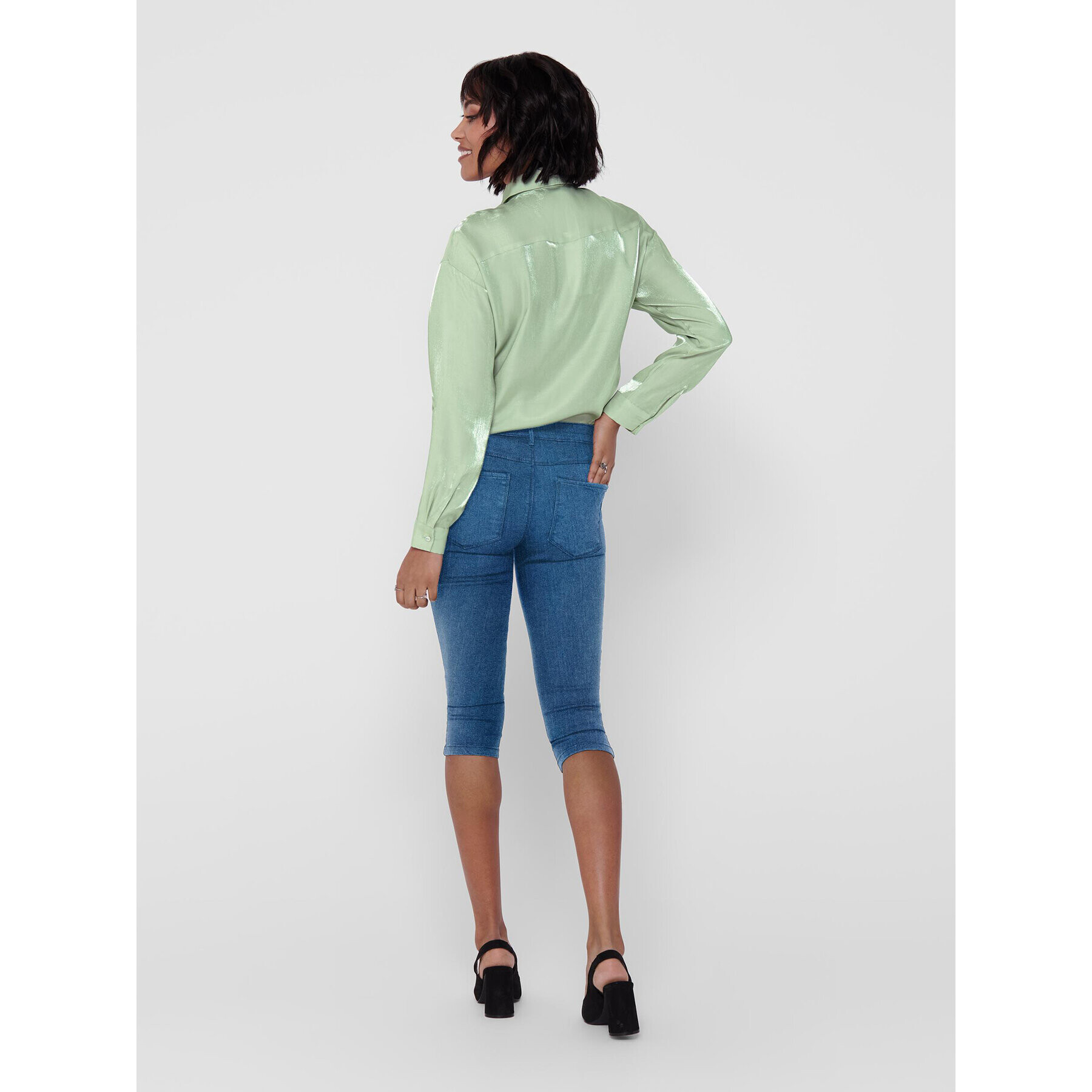 ONLY Шорти от плат 15136463 Син Slim Fit - Pepit.bg