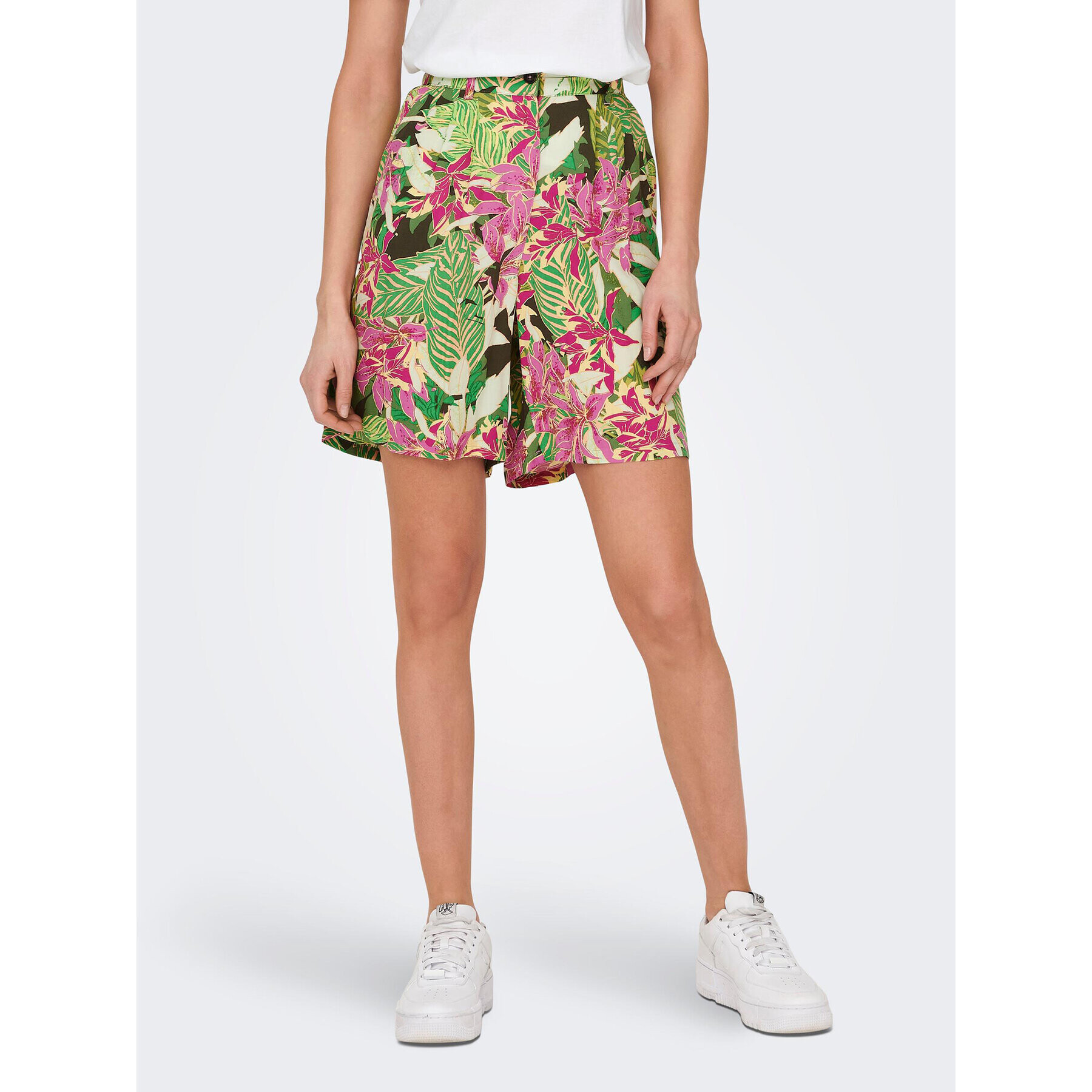 ONLY Шорти от плат 15291092 Зелен Relaxed Fit - Pepit.bg