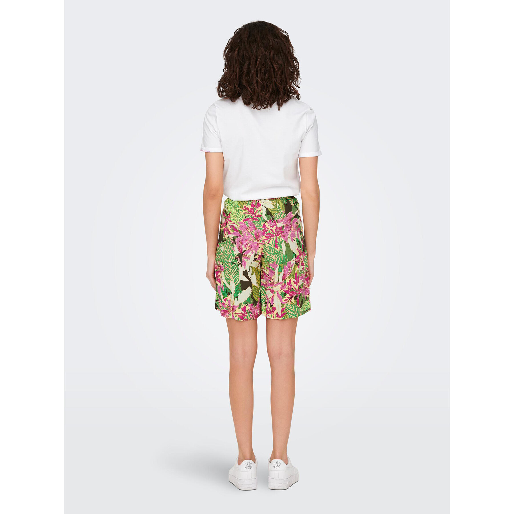 ONLY Шорти от плат 15291092 Зелен Relaxed Fit - Pepit.bg