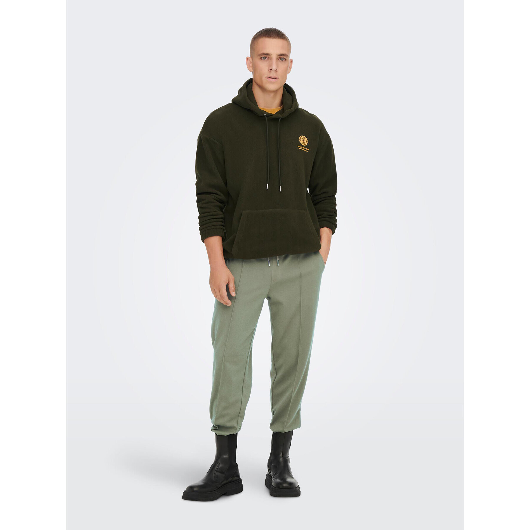 Only & Sons Долнище анцуг Oxley 22021337 Зелен Tapered Fit - Pepit.bg