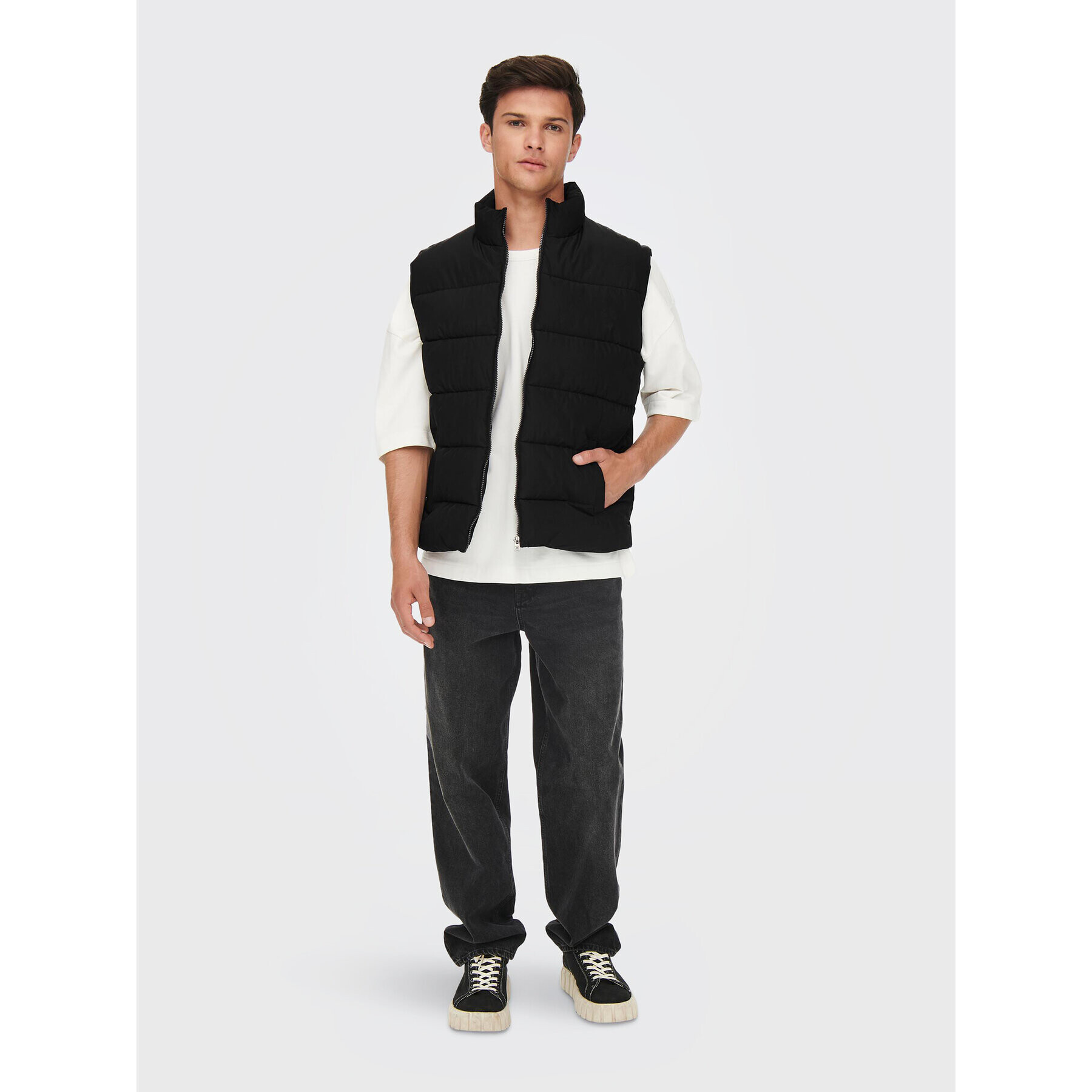 Only & Sons Елек Melvin 22022232 Черен Regular Fit - Pepit.bg