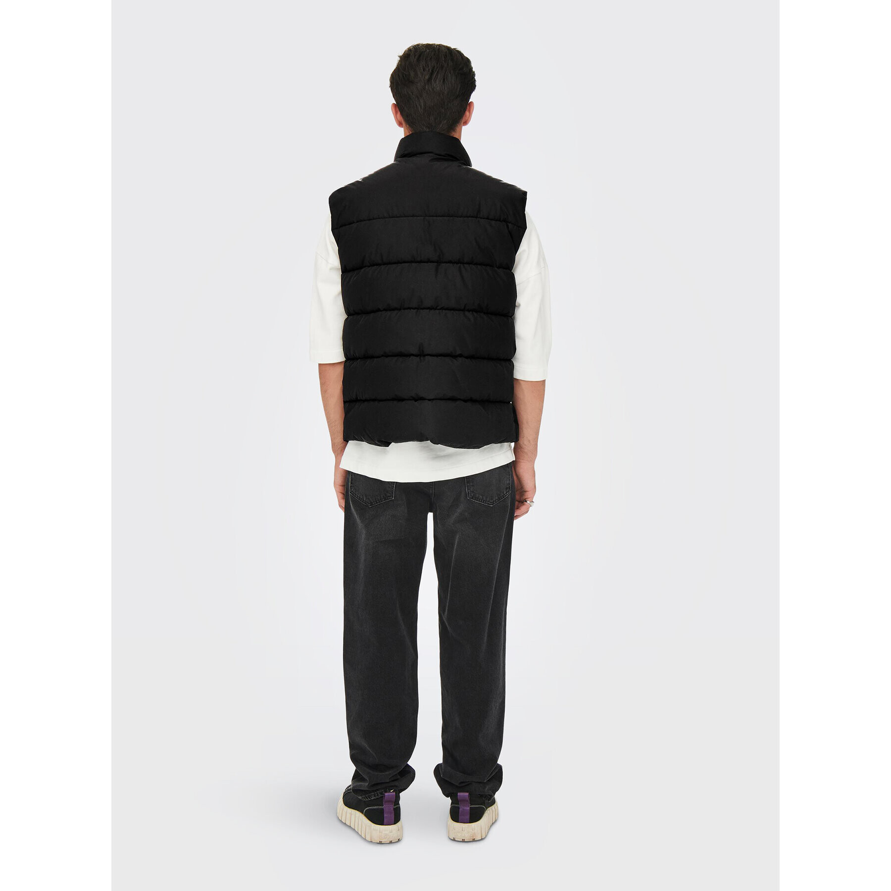 Only & Sons Елек Melvin 22022232 Черен Regular Fit - Pepit.bg