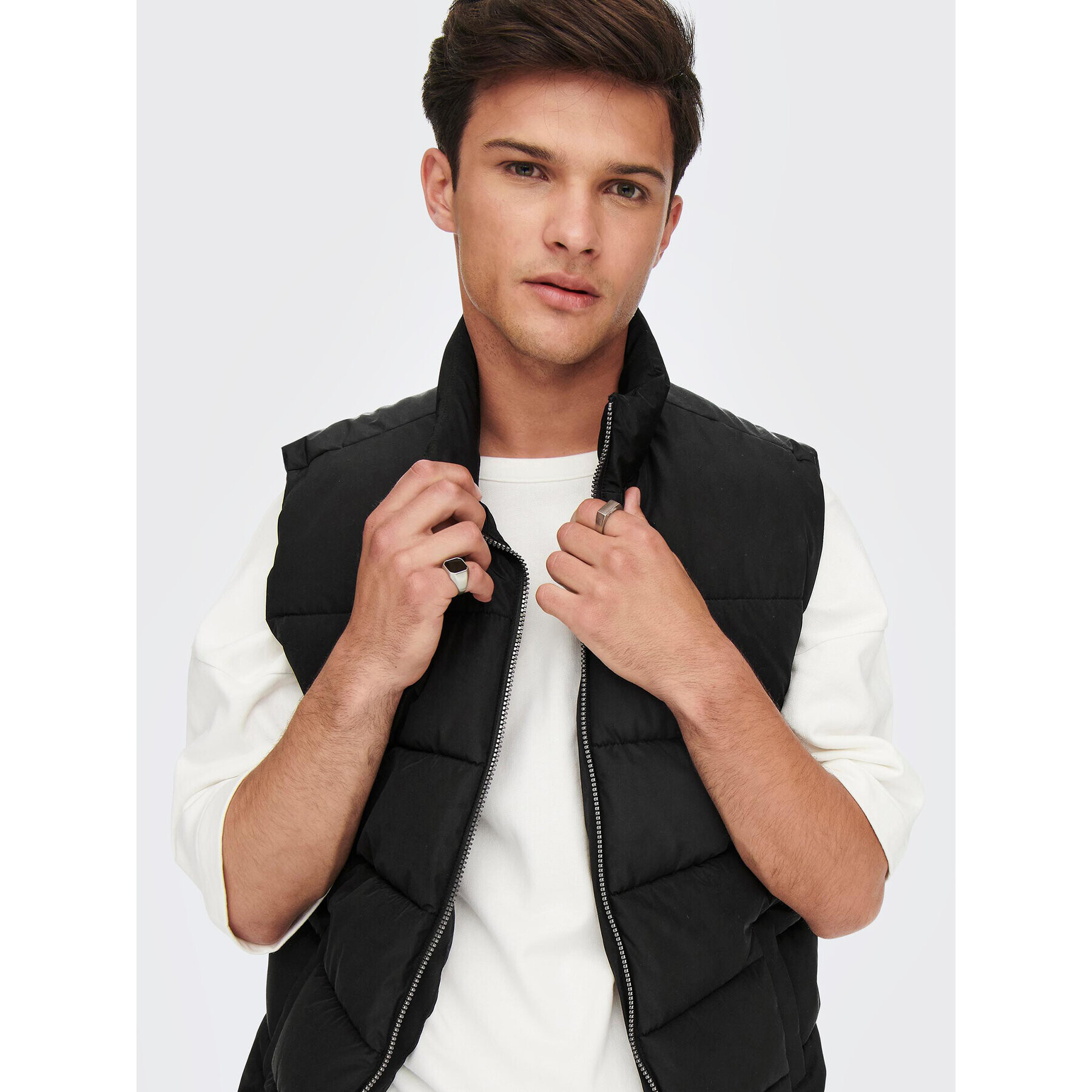 Only & Sons Елек Melvin 22022232 Черен Regular Fit - Pepit.bg