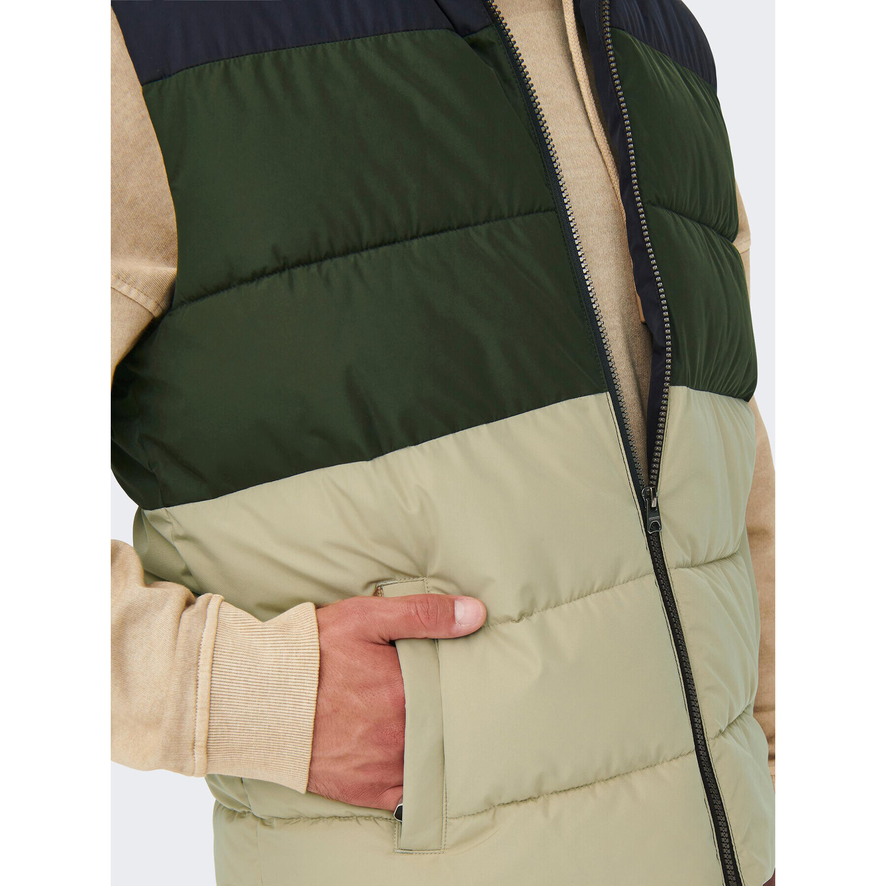 Only & Sons Елек Melvin 22022232 Цветен Regular Fit - Pepit.bg
