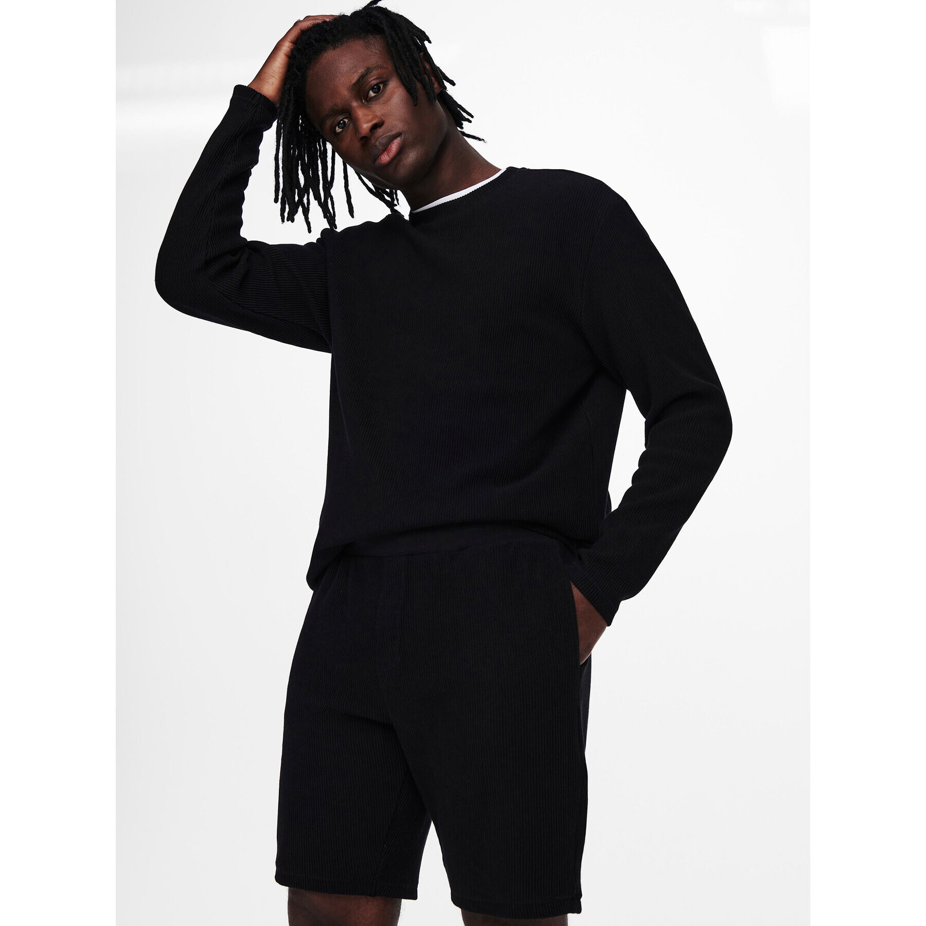 Only & Sons Шорти от плат 22019428 Черен Regular Fit - Pepit.bg