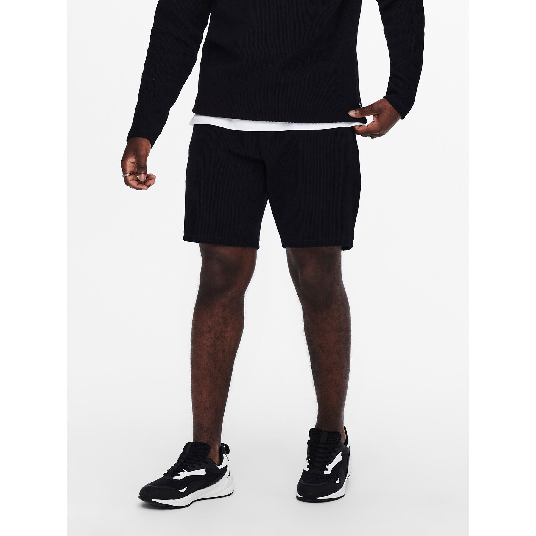 Only & Sons Шорти от плат 22019428 Черен Regular Fit - Pepit.bg