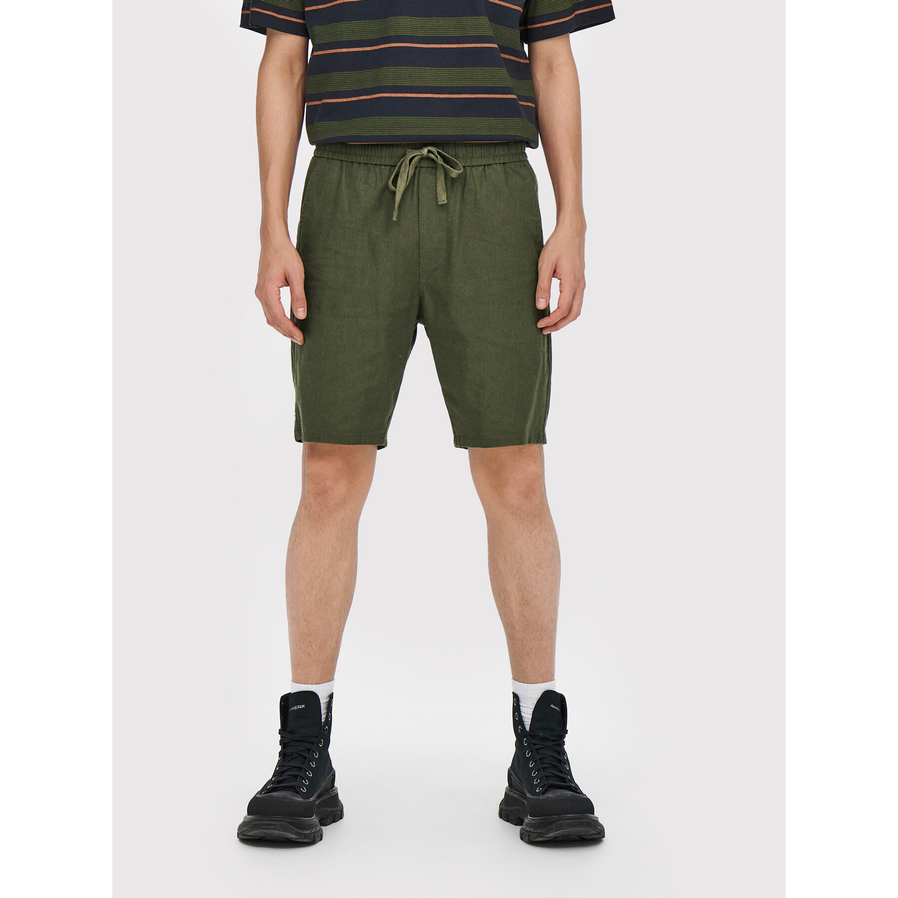 Only & Sons Шорти от плат Linus 22021824 Зелен Regular Fit - Pepit.bg