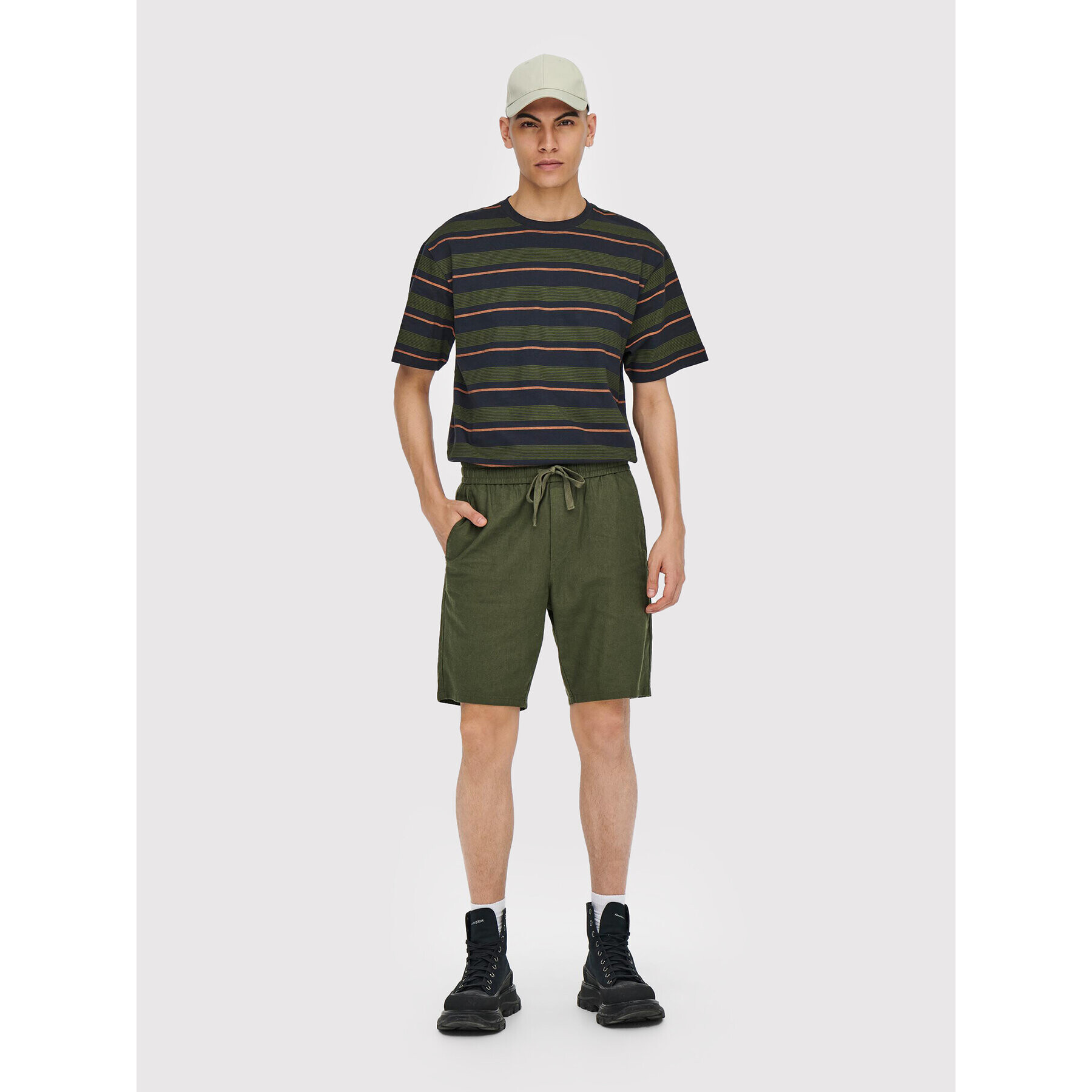 Only & Sons Шорти от плат Linus 22021824 Зелен Regular Fit - Pepit.bg