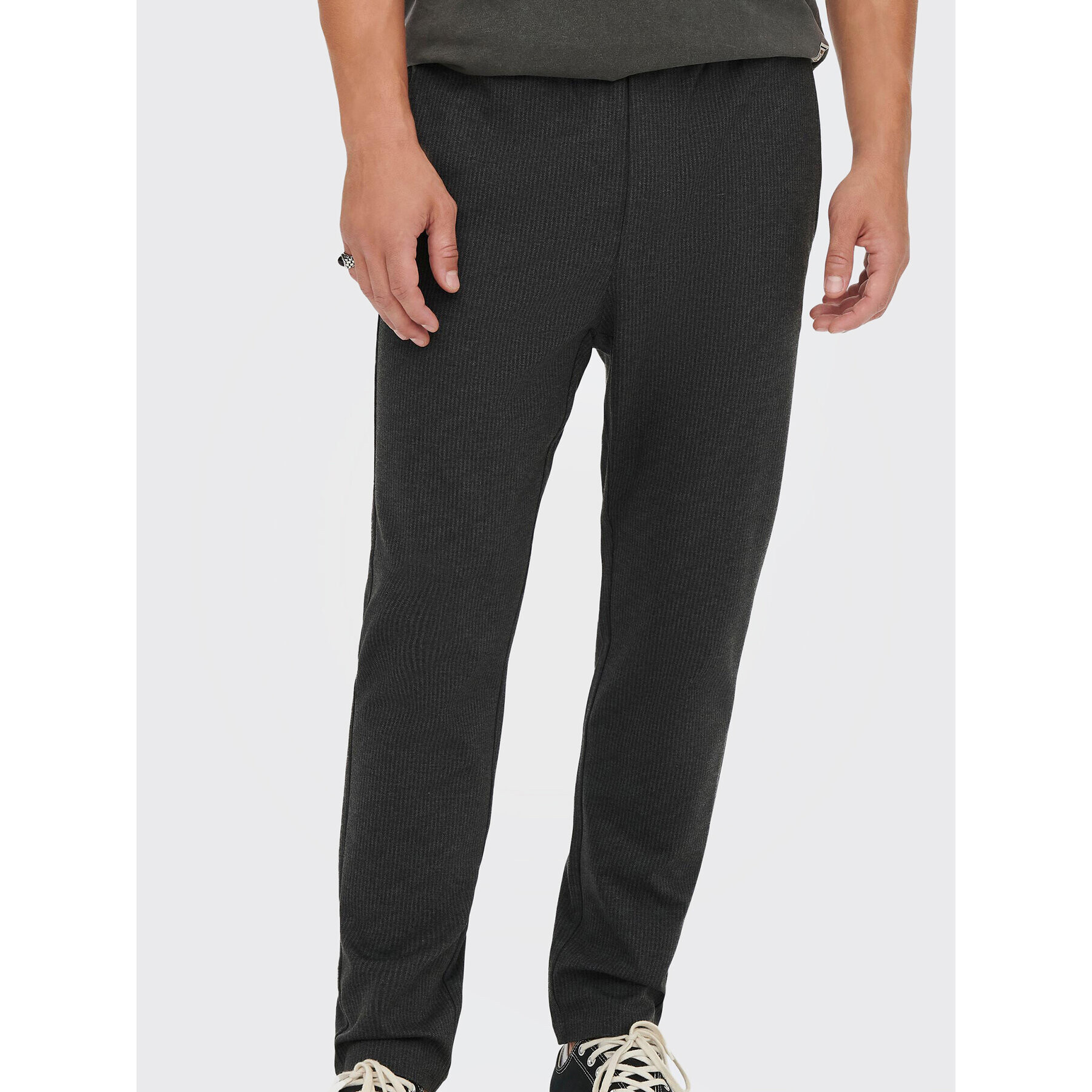 Only & Sons Текстилни панталони Linus 22023492 Черен Relaxed Fit - Pepit.bg