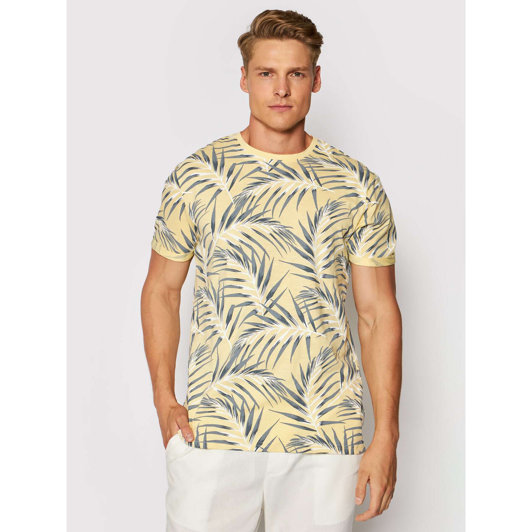 Only & Sons Тишърт Iason 22016762 Жълт Slim Fit - Pepit.bg