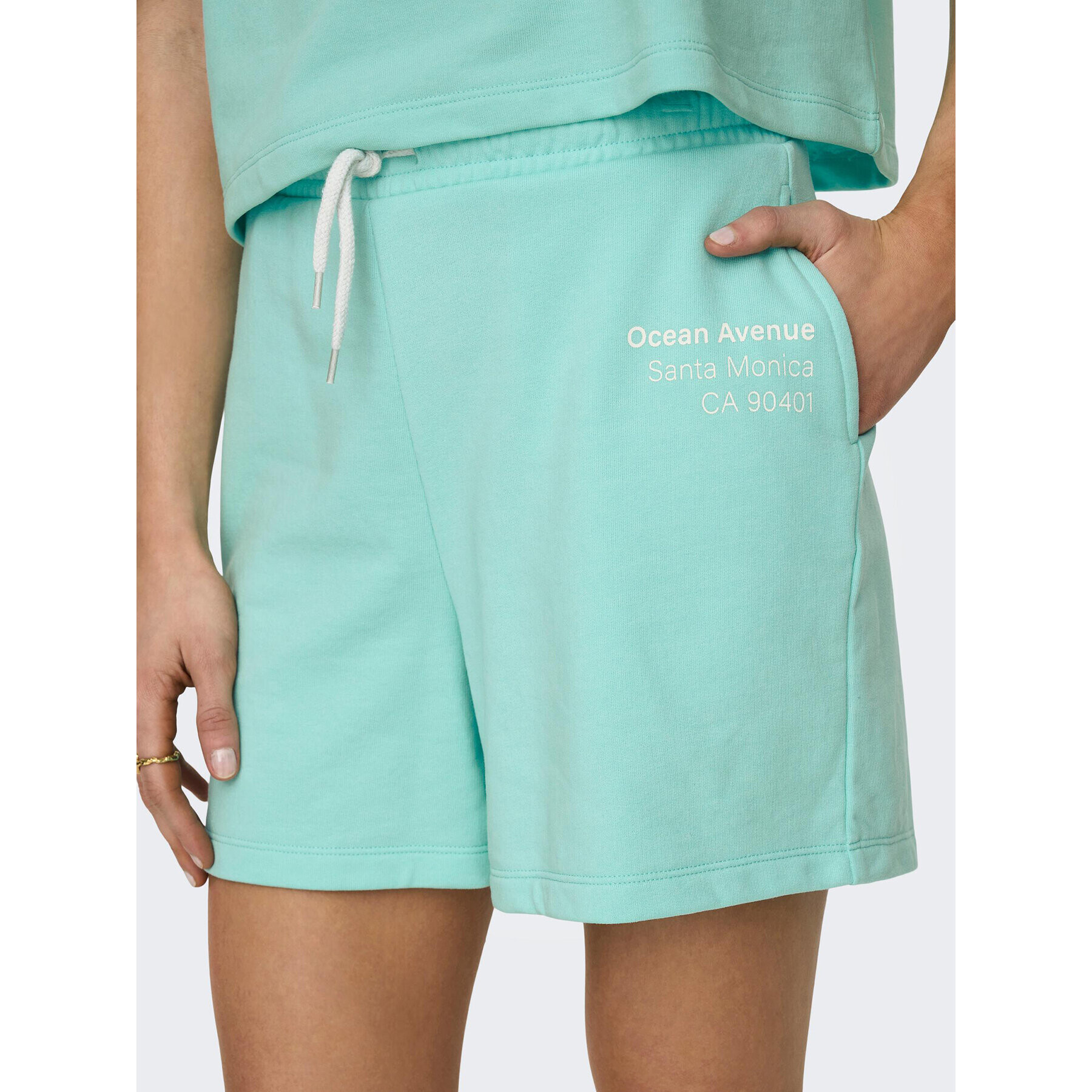 ONLY Спортни шорти 15293692 Зелен Regular Fit - Pepit.bg