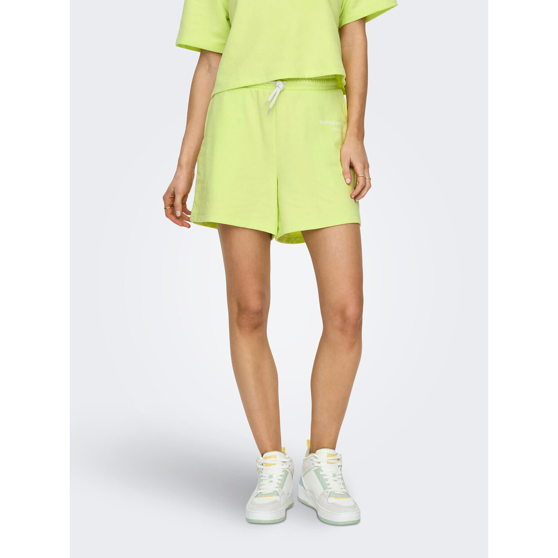 ONLY Спортни шорти 15293692 Зелен Regular Fit - Pepit.bg