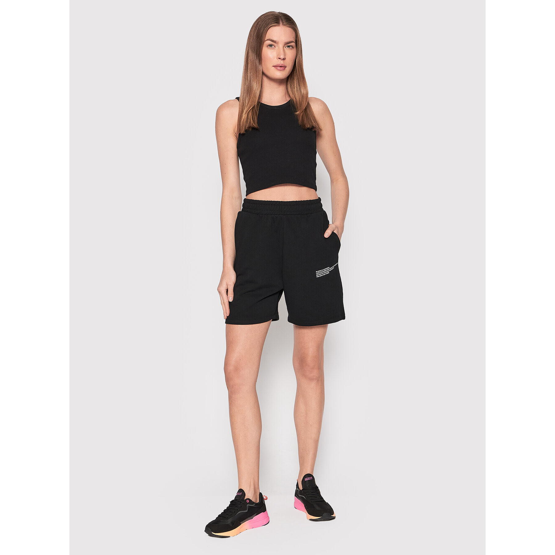 ONLY Спортни шорти Nissi 15257716 Черен Regular Fit - Pepit.bg
