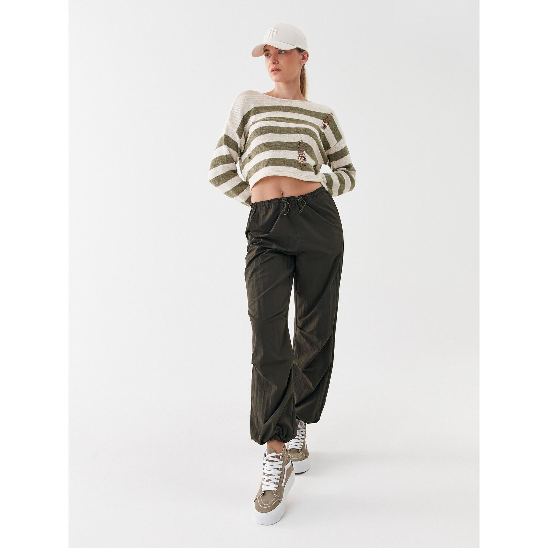 ONLY Текстилни панталони 15300275 Зелен Straight Fit - Pepit.bg