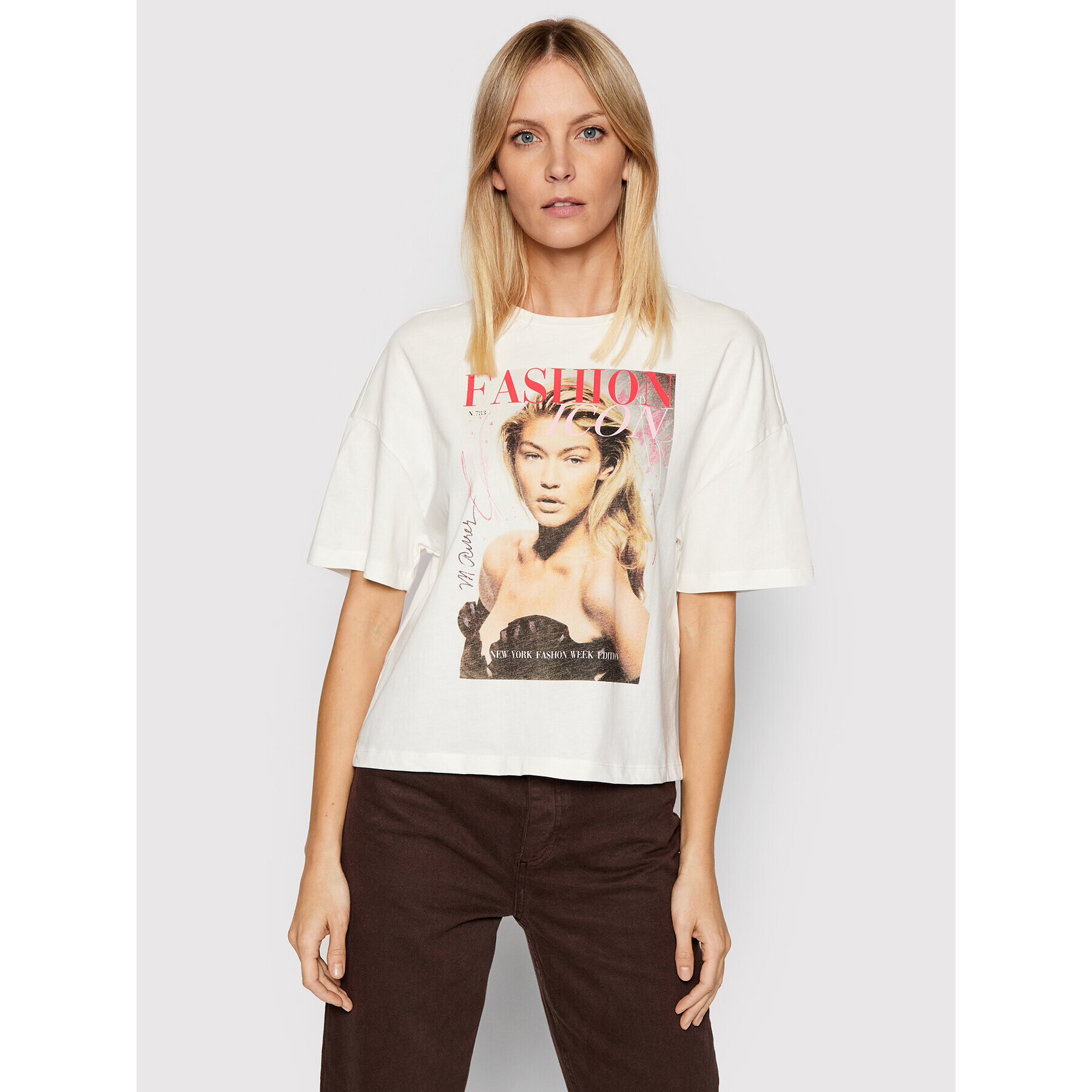 ONLY Тишърт Icon Tribute 15265368 Бял Oversize - Pepit.bg