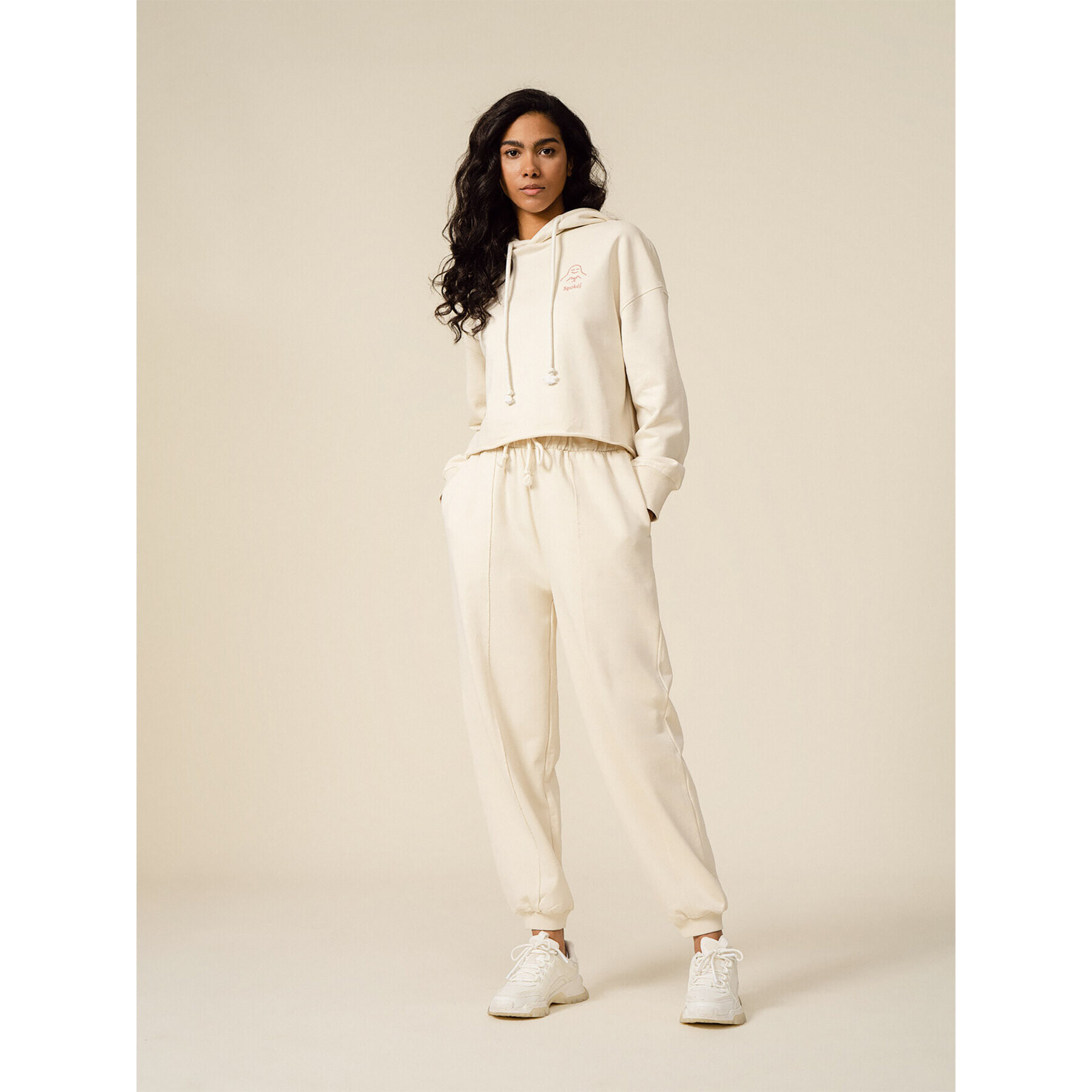 Outhorn Долнище анцуг OTHSS23TTROF175 Екрю Relaxed Fit - Pepit.bg