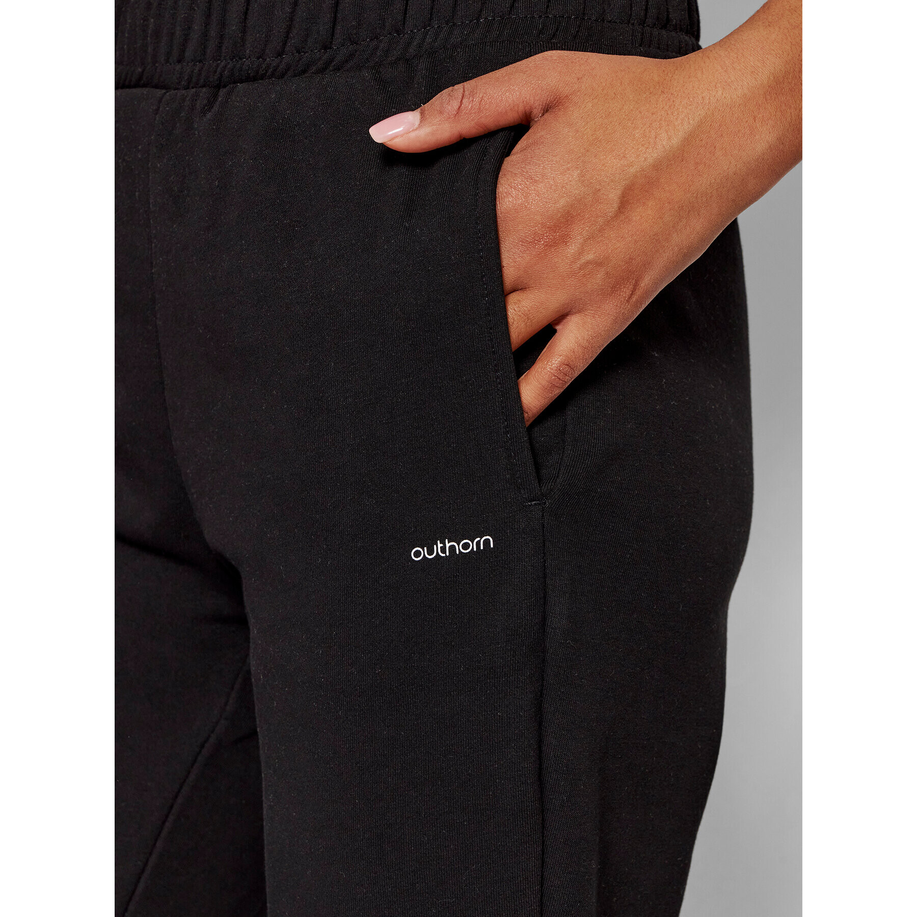 Outhorn Долнище анцуг SPDD600 Черен Regular Fit - Pepit.bg