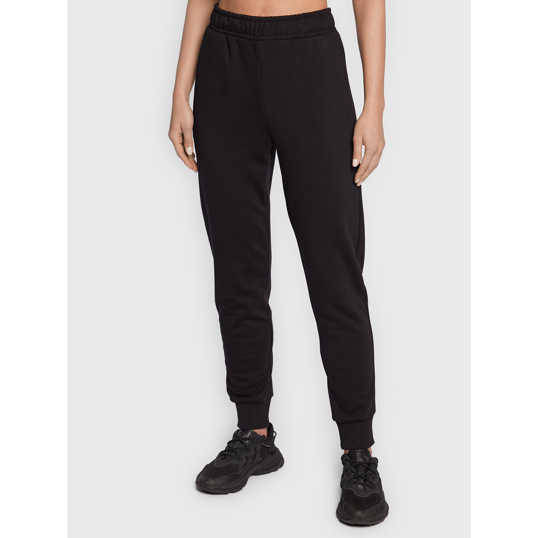 Outhorn Долнище анцуг TTROF041 Черен Regular Fit - Pepit.bg