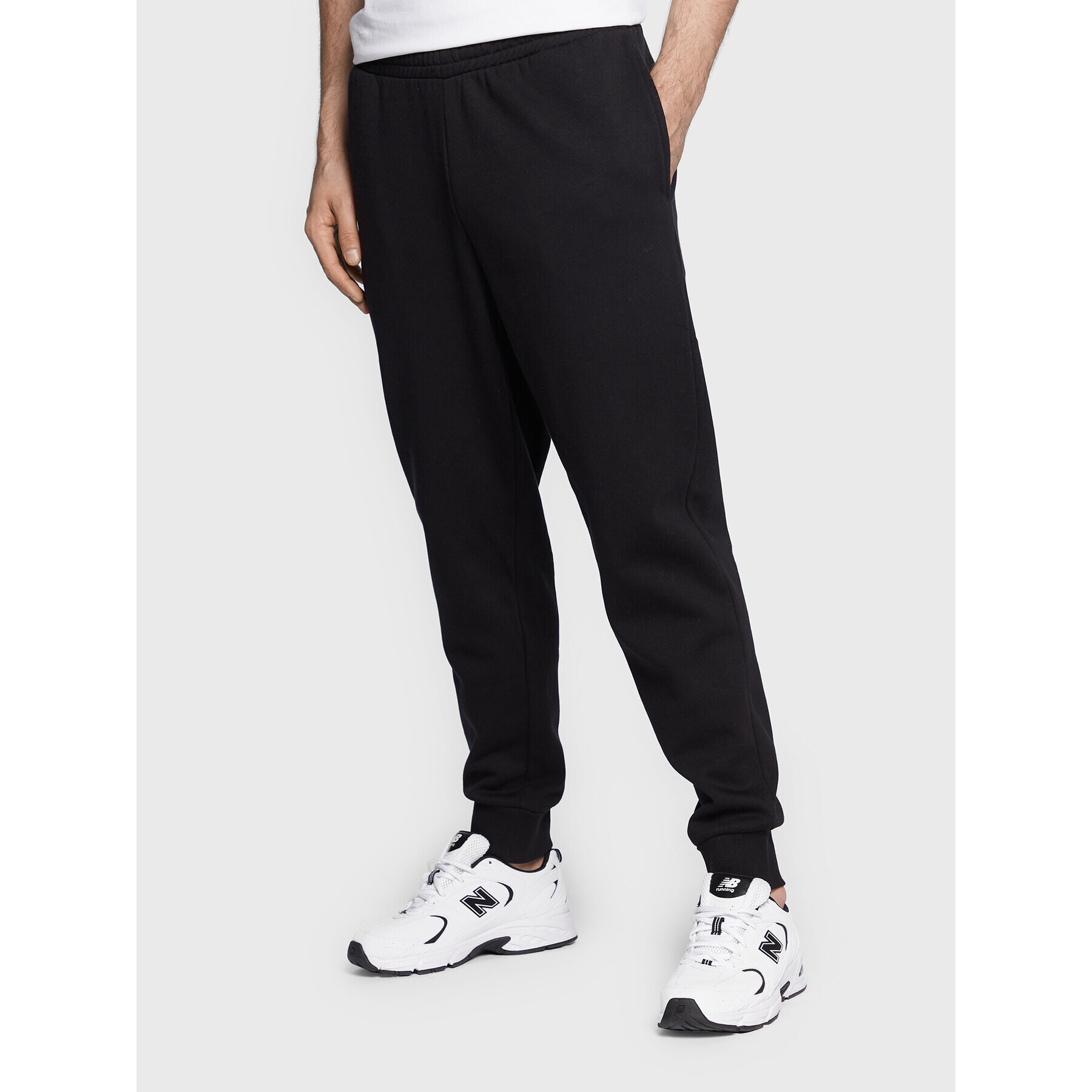 Outhorn Долнище анцуг TTROM024 Черен Relaxed Fit - Pepit.bg