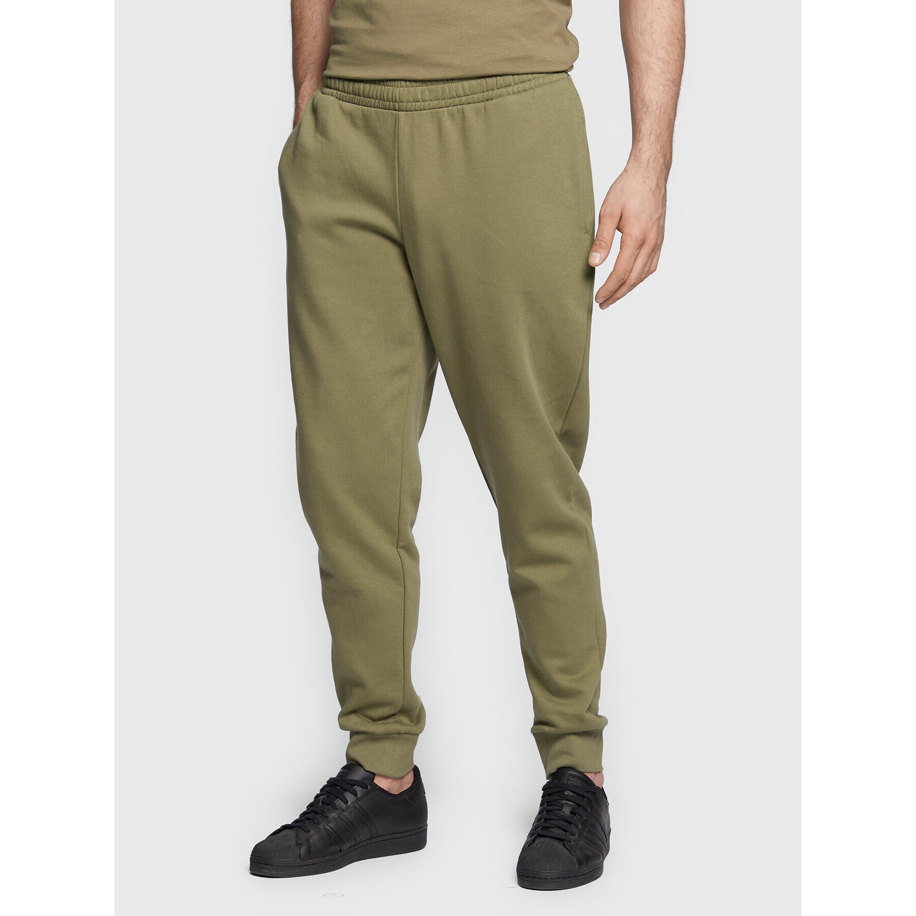 Outhorn Долнище анцуг TTROM024 Каки Relaxed Fit - Pepit.bg