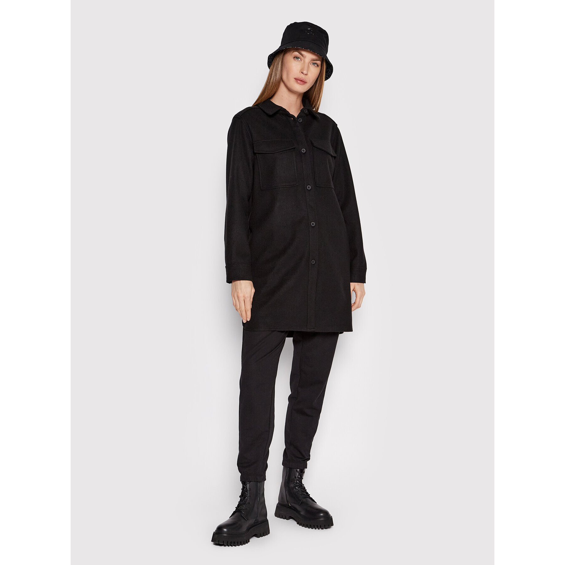 Outhorn Долнище анцуг SPDD606 Черен Relaxed Fit - Pepit.bg