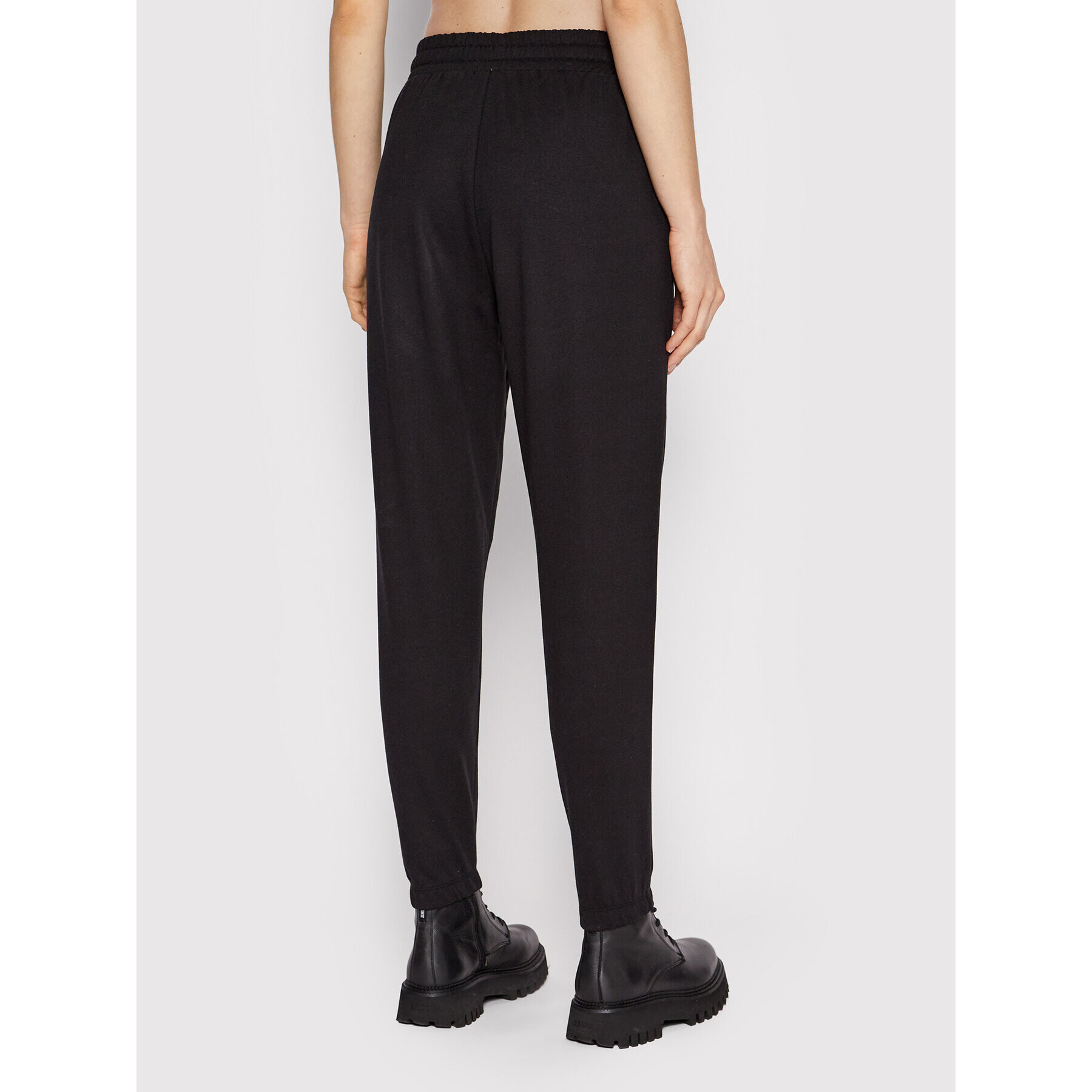Outhorn Долнище анцуг SPDD606 Черен Relaxed Fit - Pepit.bg