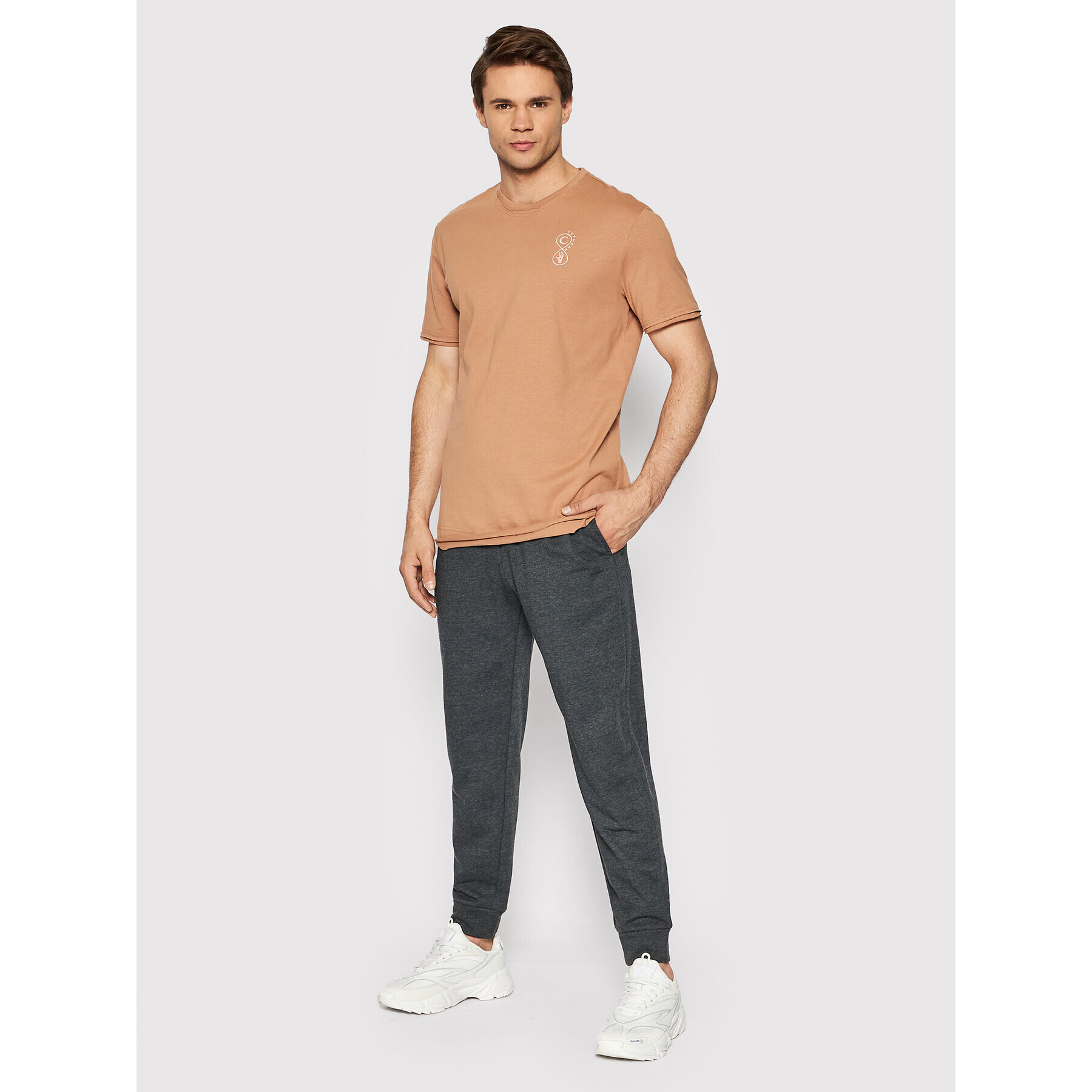 Outhorn Долнище анцуг SPMD600 Сив Regular Fit - Pepit.bg