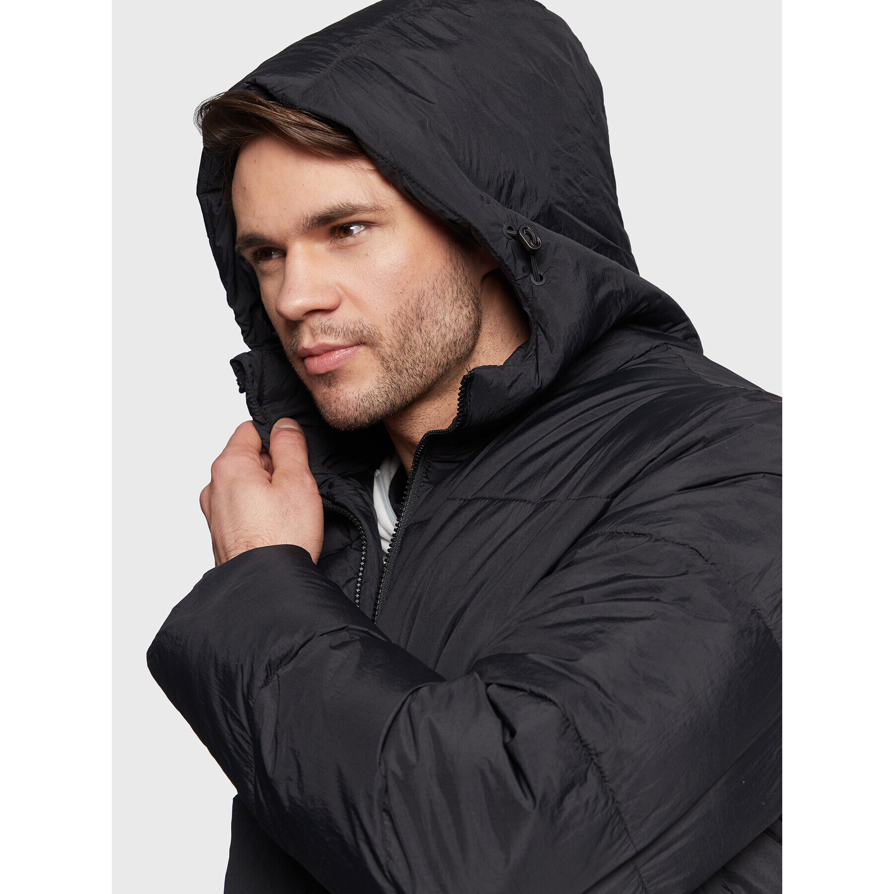 Outhorn Пухено яке TDJAM018 Черен Regular Fit - Pepit.bg