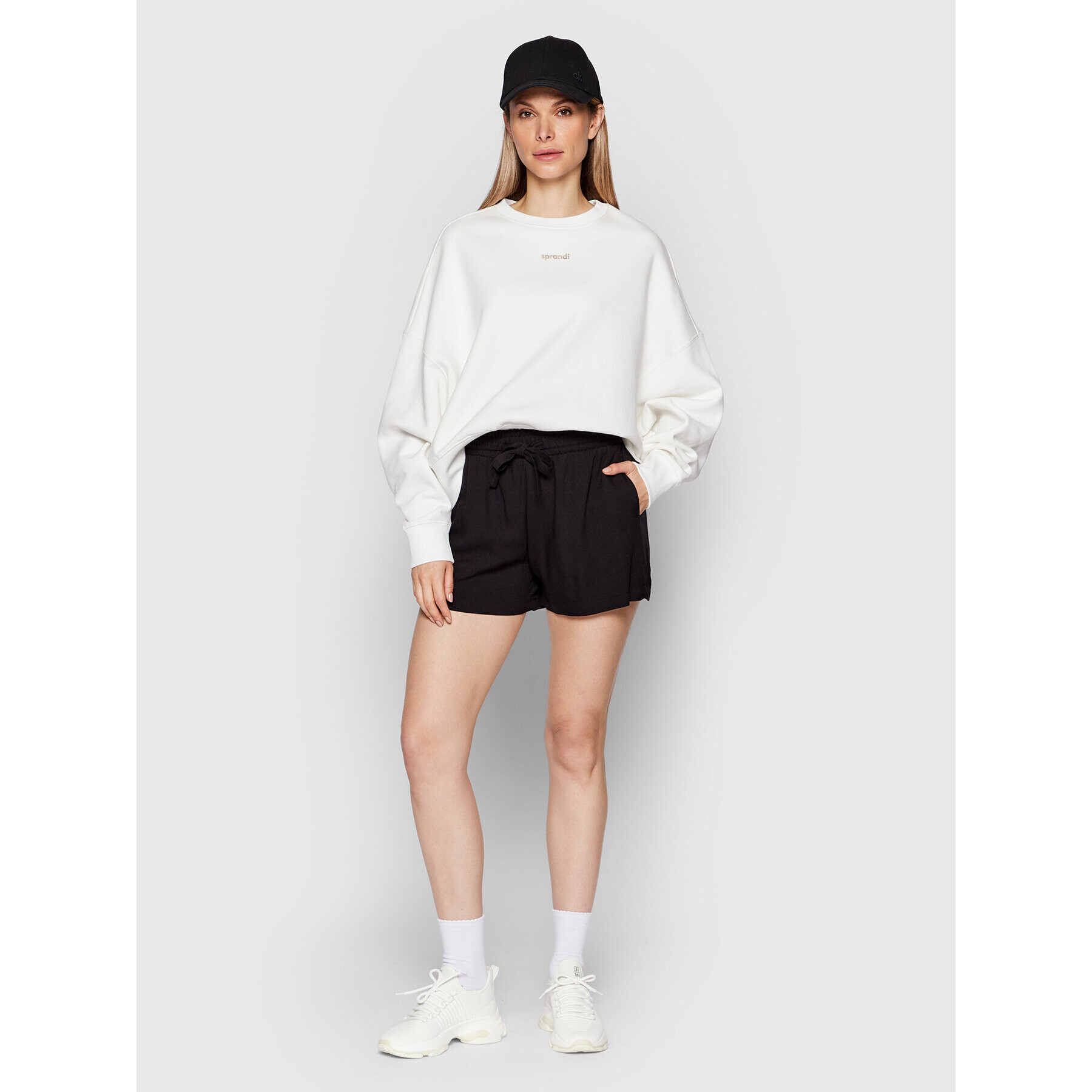 Outhorn Шорти от плат SKDC602 Черен Relaxed Fit - Pepit.bg