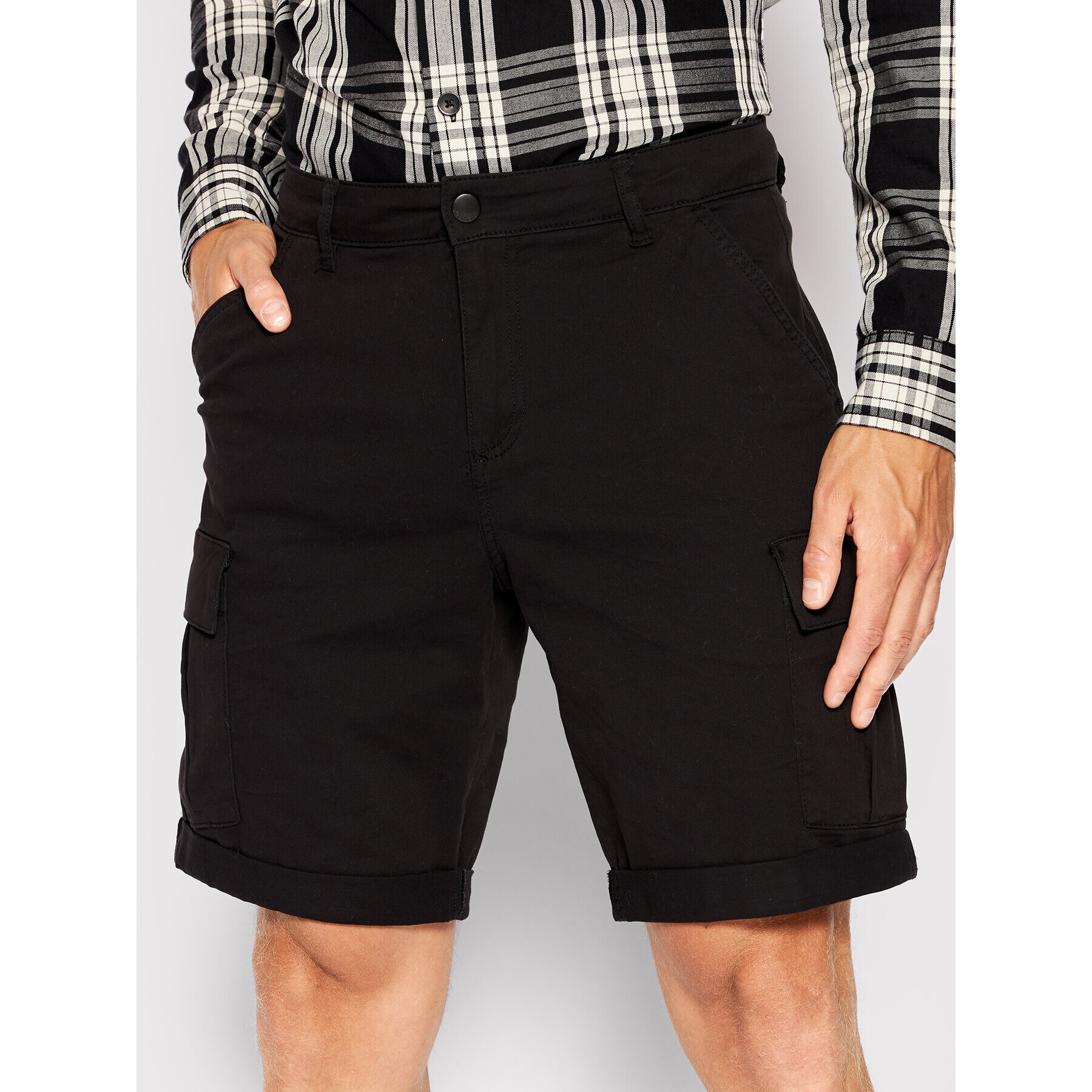 Outhorn Шорти от плат SKMC601 Черен Regular Fit - Pepit.bg