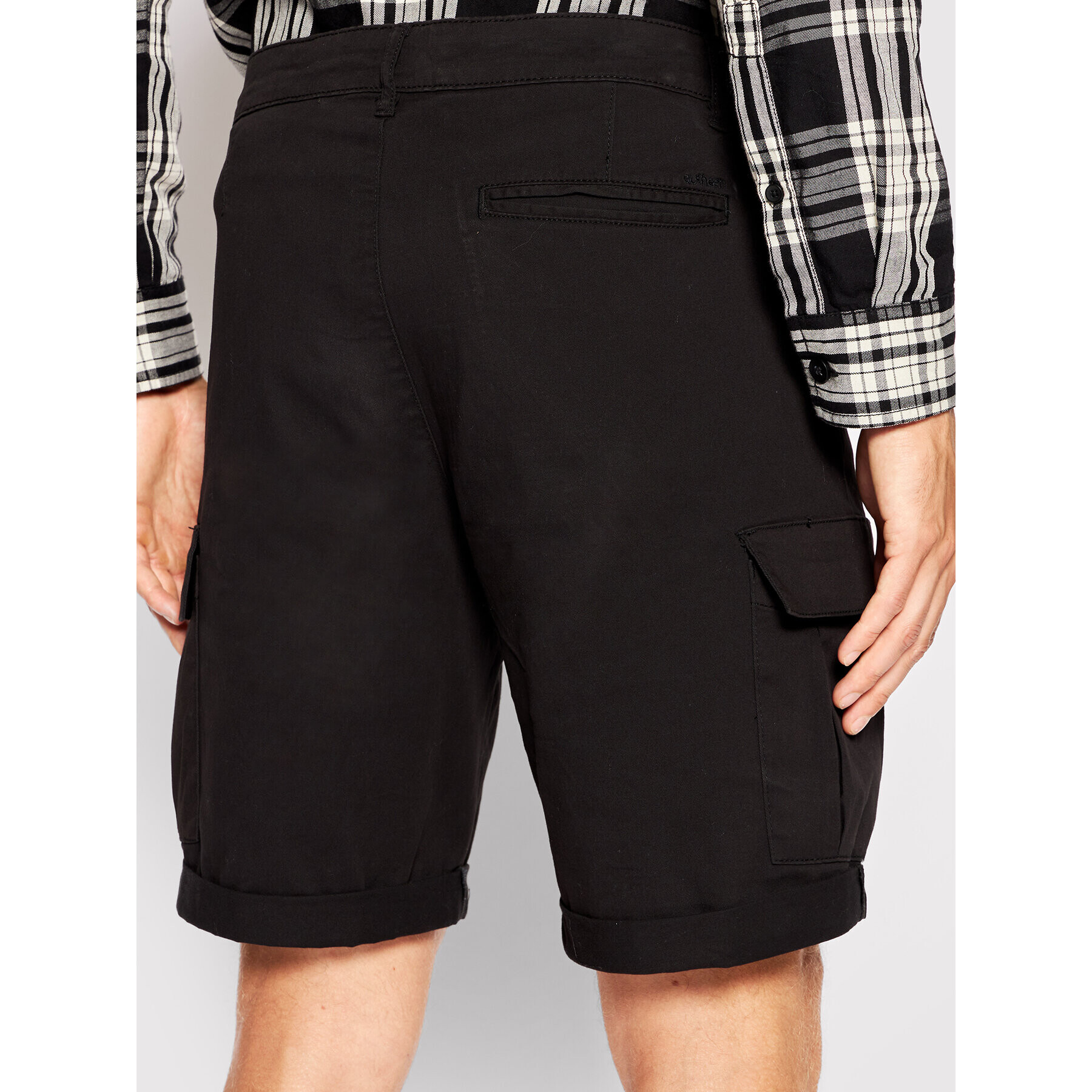 Outhorn Шорти от плат SKMC601 Черен Regular Fit - Pepit.bg