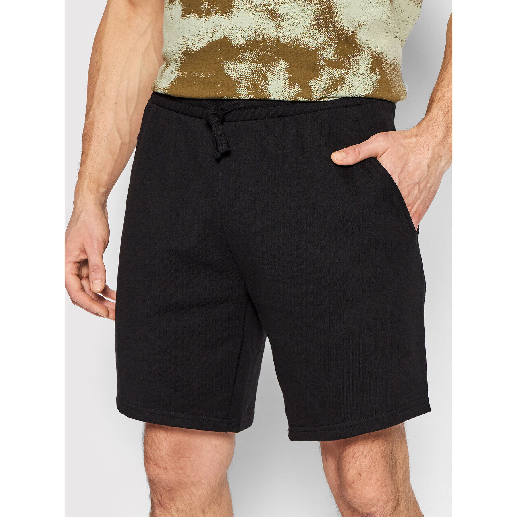 Outhorn Спортни шорти SKMD603 Черен Regular Fit - Pepit.bg