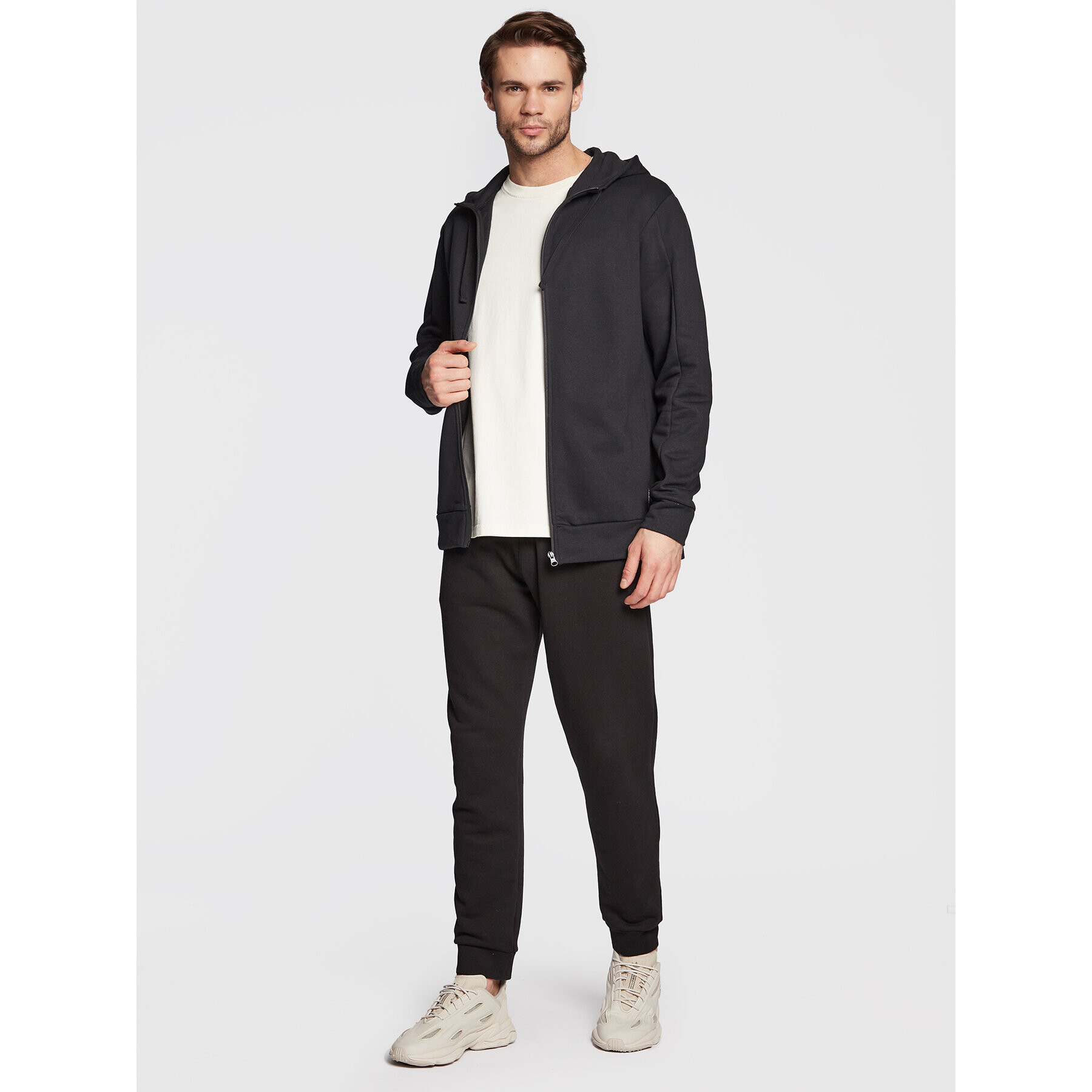 Outhorn Суитшърт BLM606 Черен Regular Fit - Pepit.bg