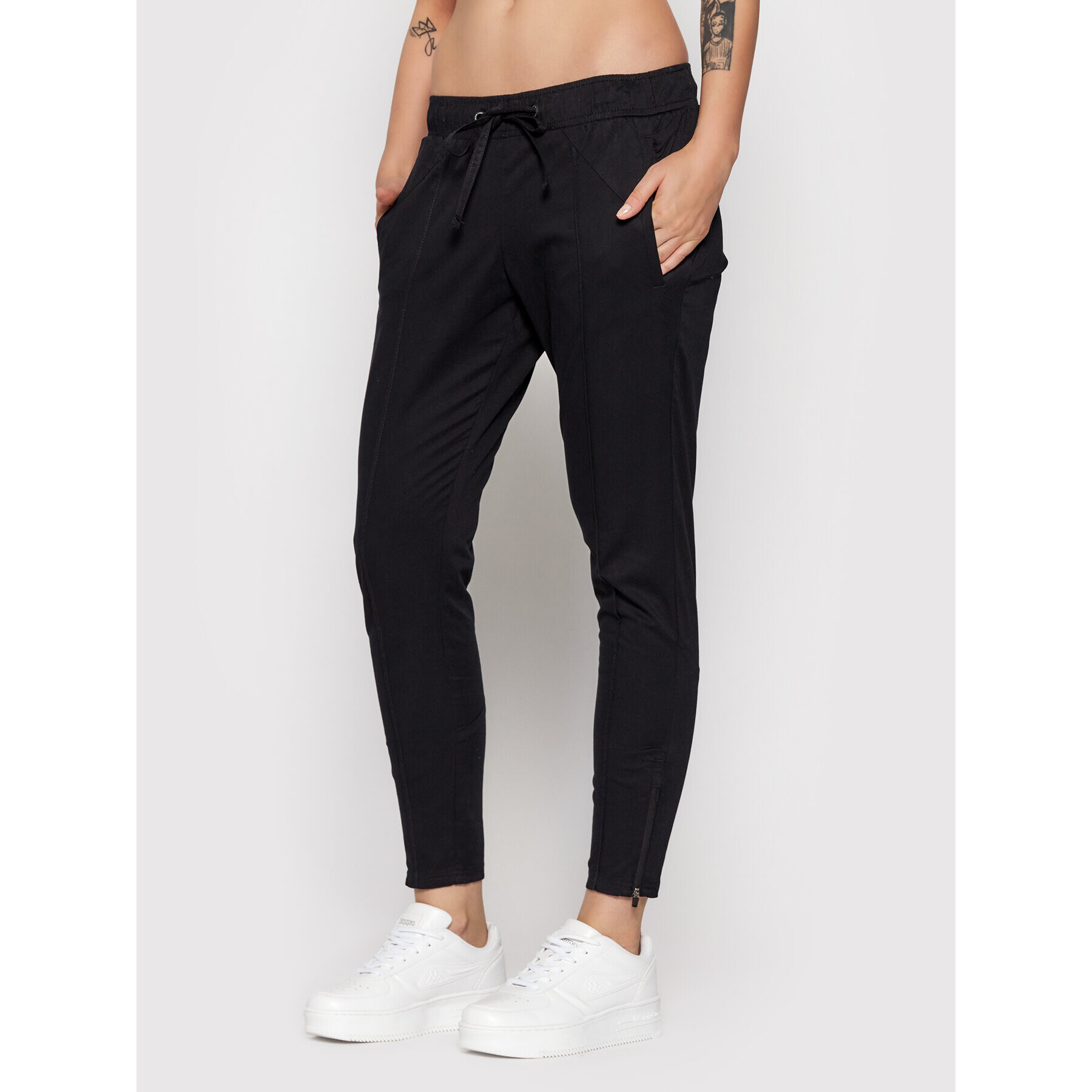 Outhorn Текстилни панталони SPDC600 Черен Regular Fit - Pepit.bg