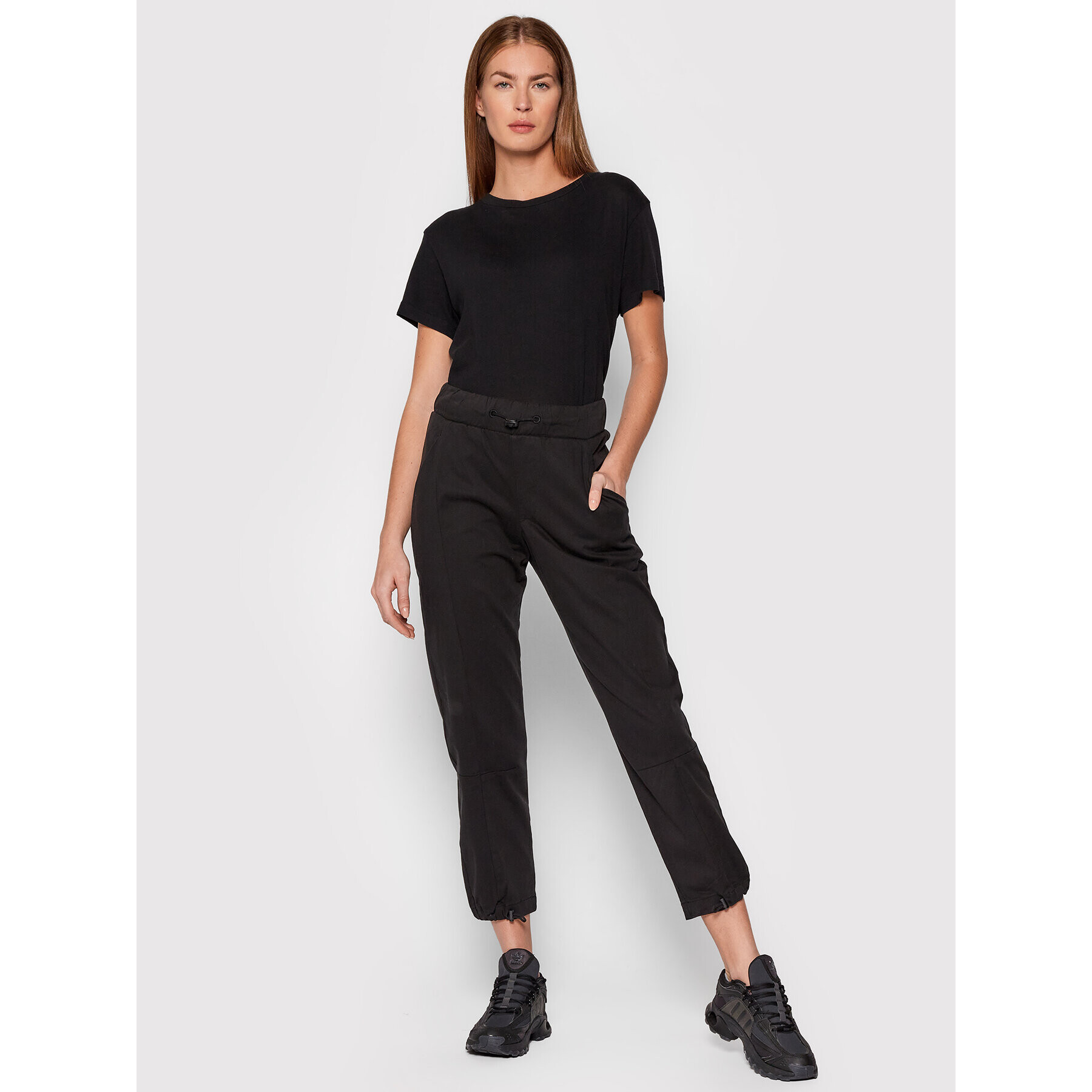 Outhorn Текстилни панталони SPDC601 Черен Regular Fit - Pepit.bg