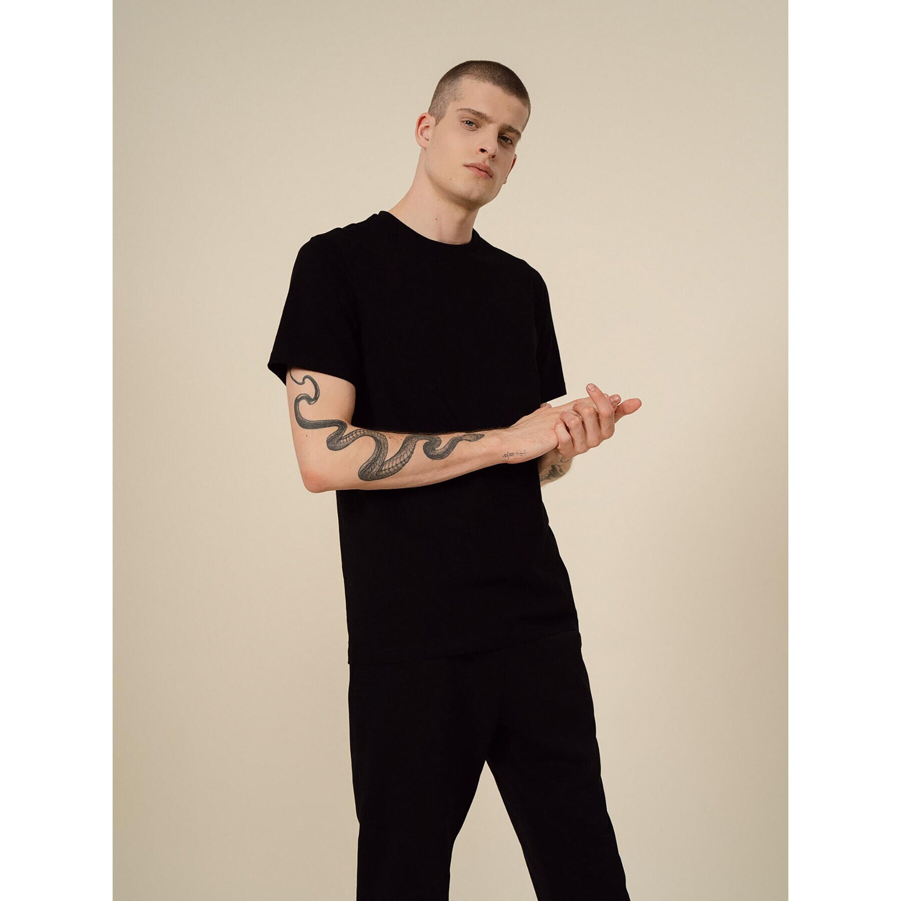 Outhorn Тишърт OTHSS23TTSHM447 Черен Regular Fit - Pepit.bg
