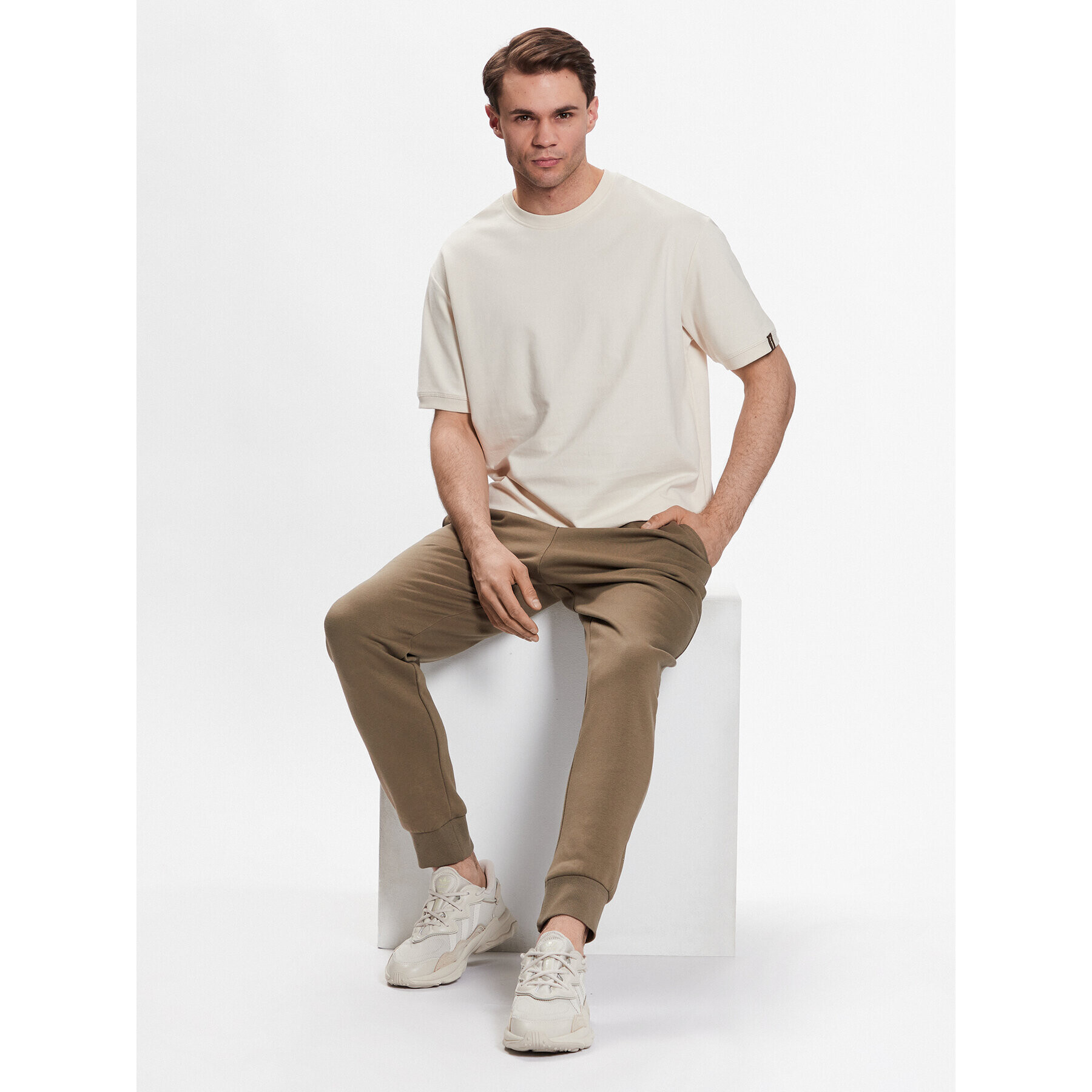 Outhorn Тишърт TTSHM448 Екрю Regular Fit - Pepit.bg