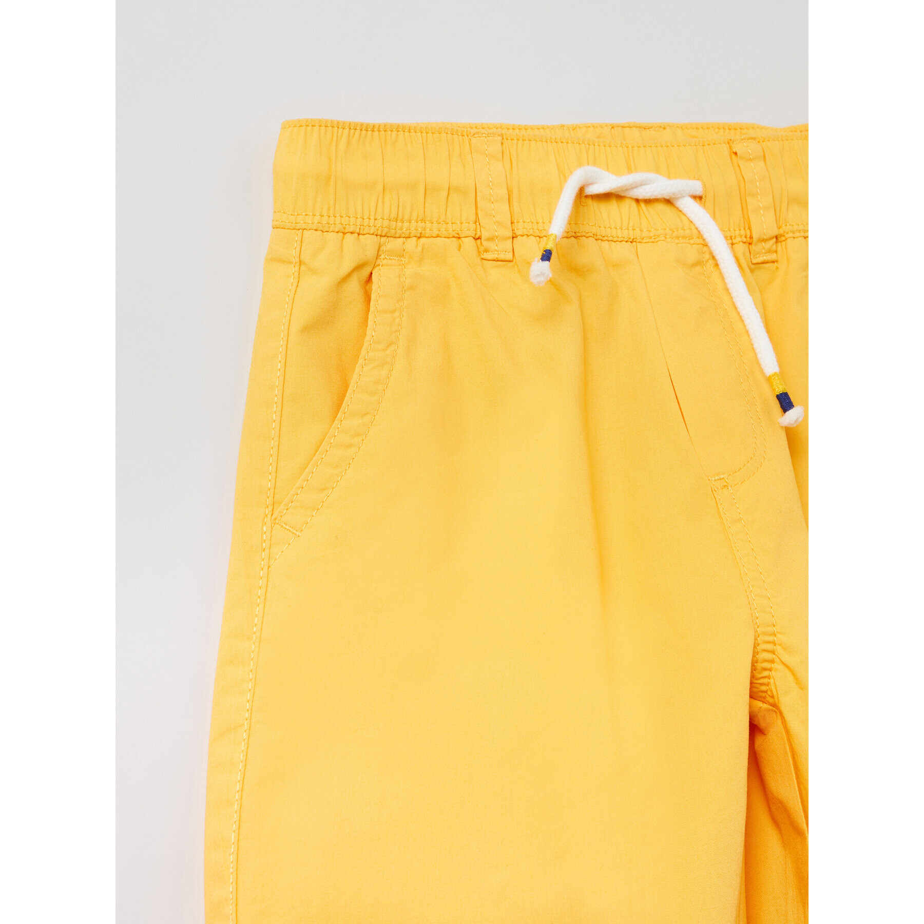 OVS Шорти от плат 1758006 Жълт Regular Fit - Pepit.bg