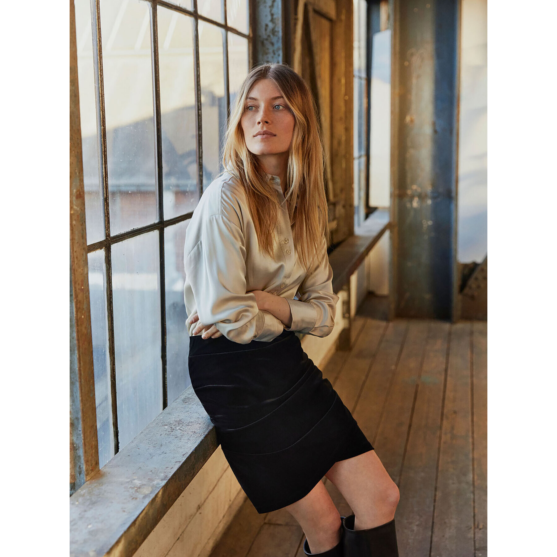 Part Two Мини пола Tessa 30307248 Черен Slim Fit - Pepit.bg