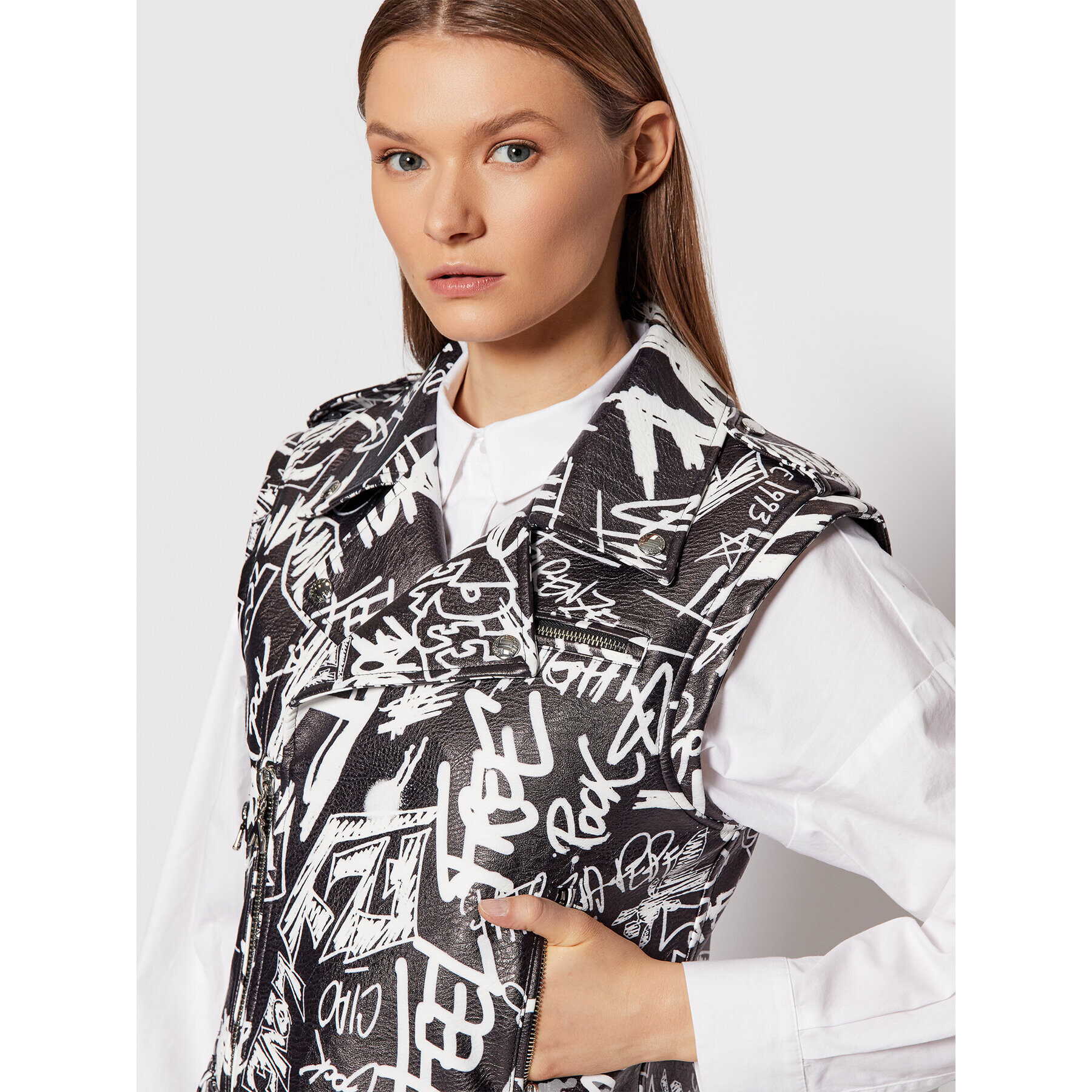 Patrizia Pepe Елек 8O0007/E003-J2T7 Черен Regular Fit - Pepit.bg