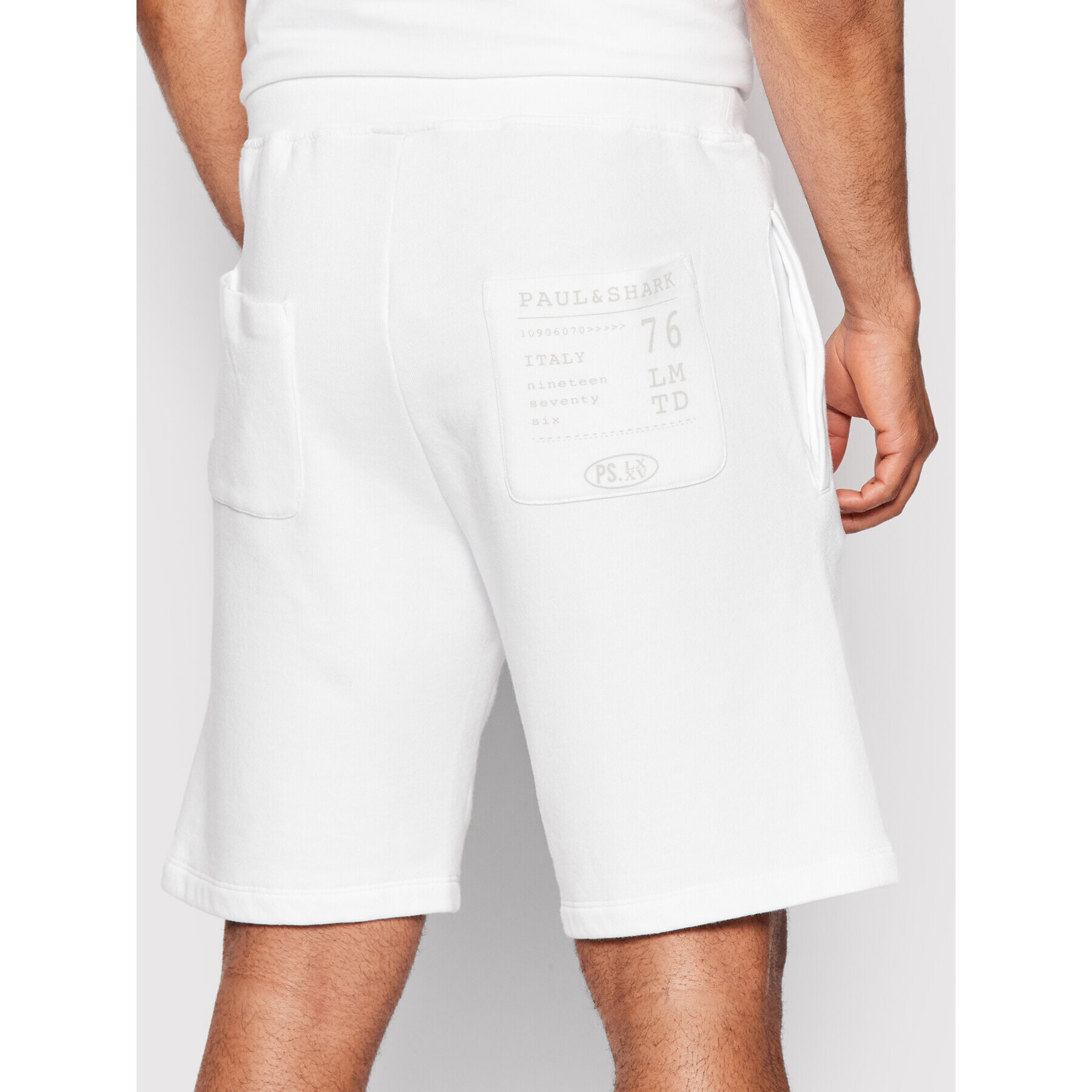 Paul&Shark Спортни шорти 22411928 Бял Oversize - Pepit.bg