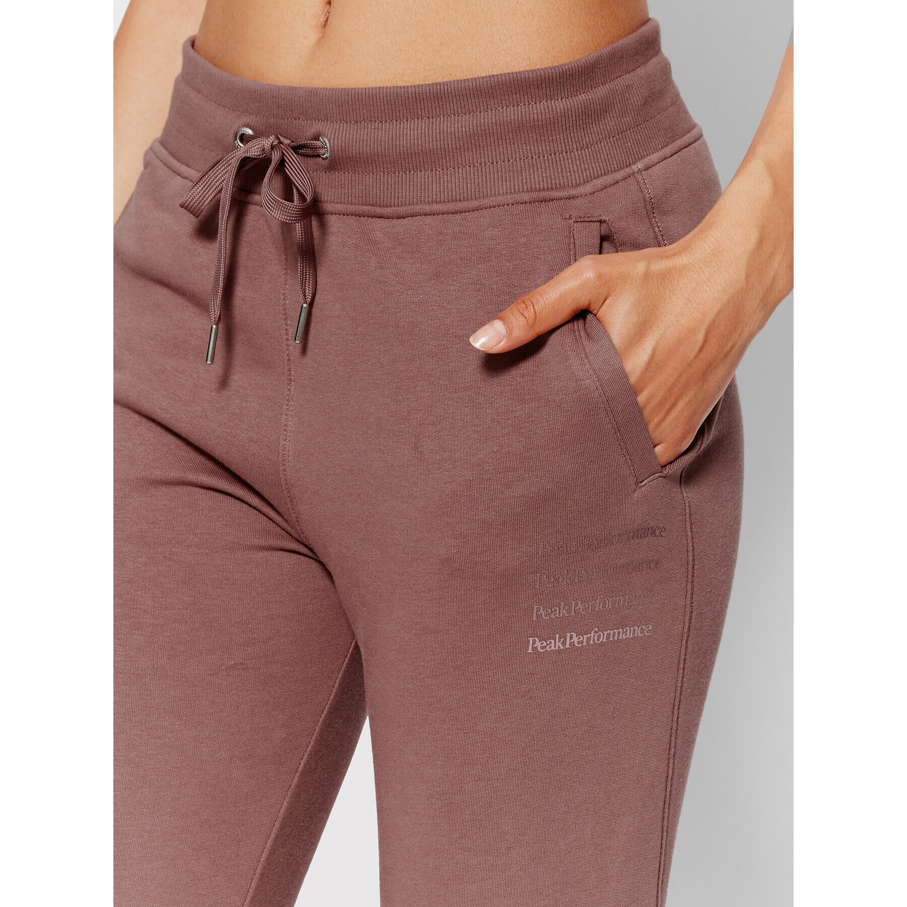Peak Performance Долнище анцуг Ground G77314060 Кафяв Regular Fit - Pepit.bg