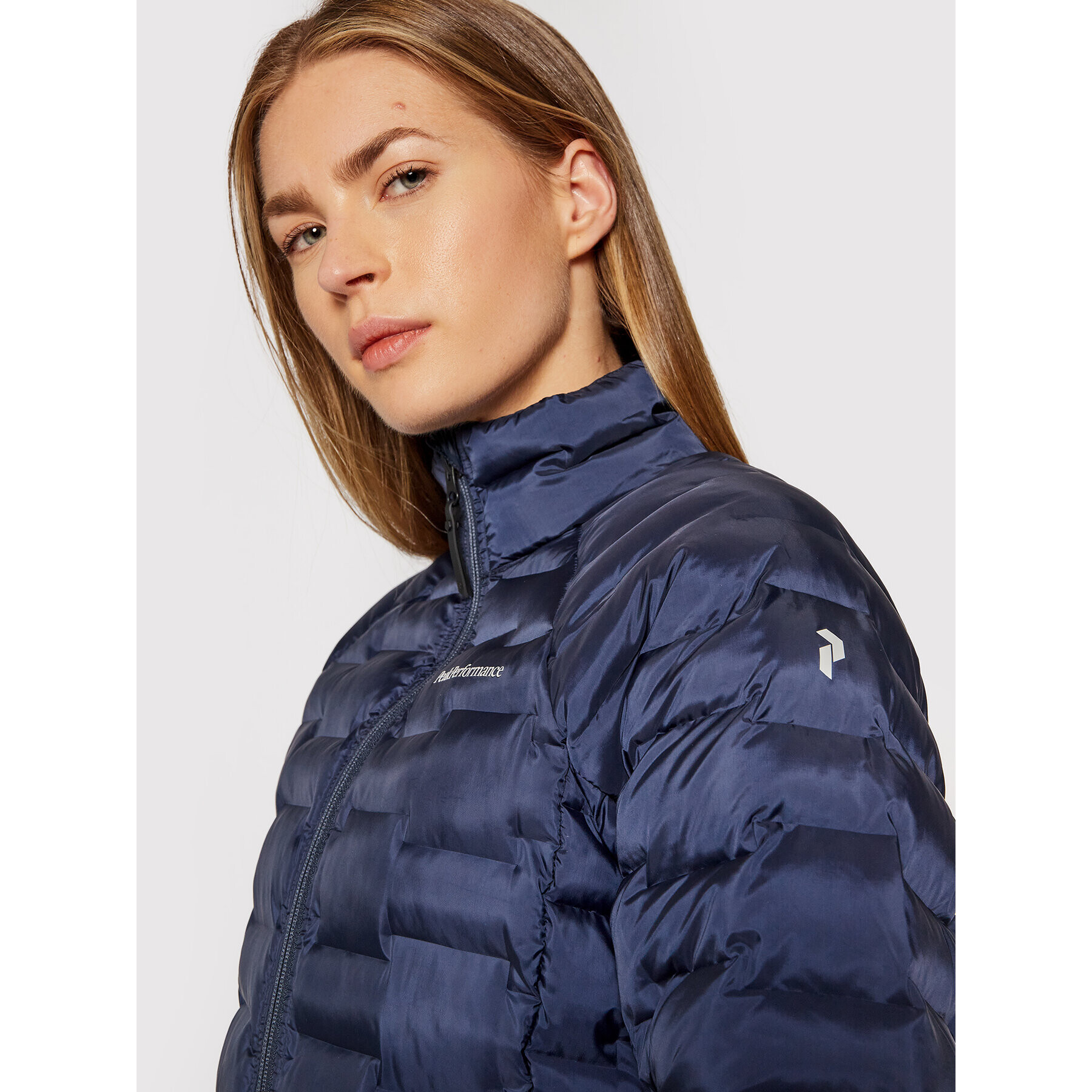 Peak Performance Пухено яке Argon G75122030 Тъмносин Slim Fit - Pepit.bg