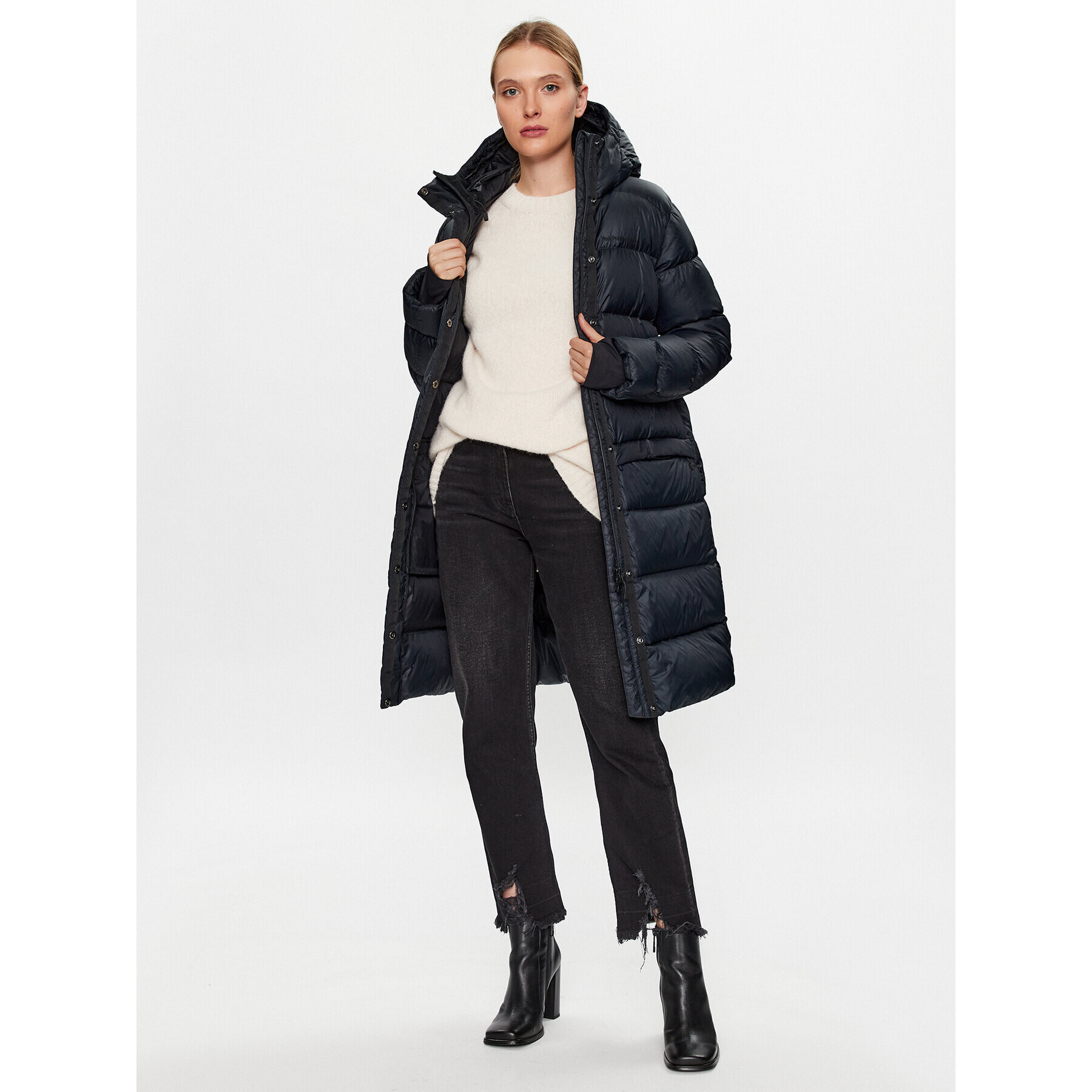 Peak Performance Пухено яке Frost G77890020 Черен Regular Fit - Pepit.bg