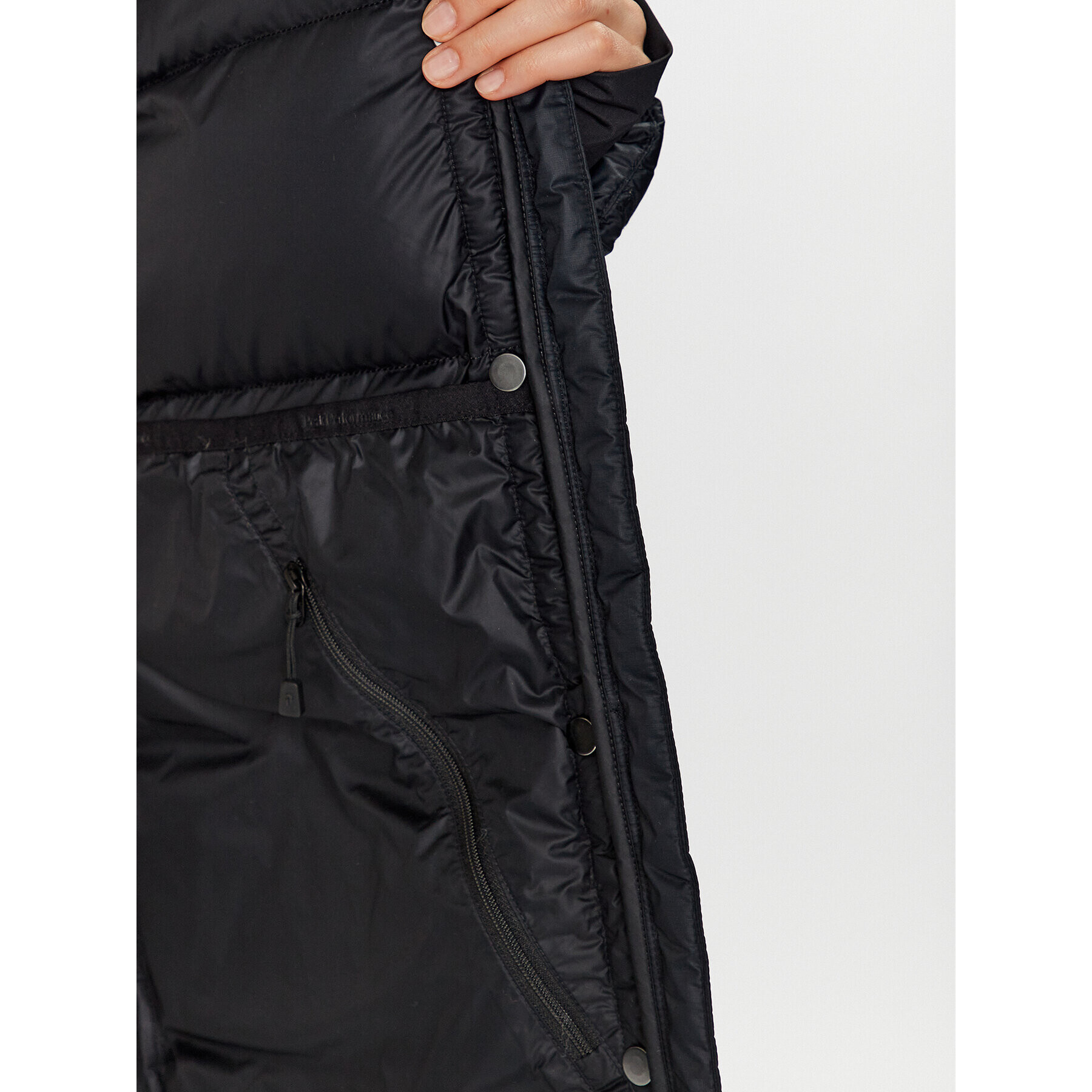 Peak Performance Пухено яке Frost G77890020 Черен Regular Fit - Pepit.bg