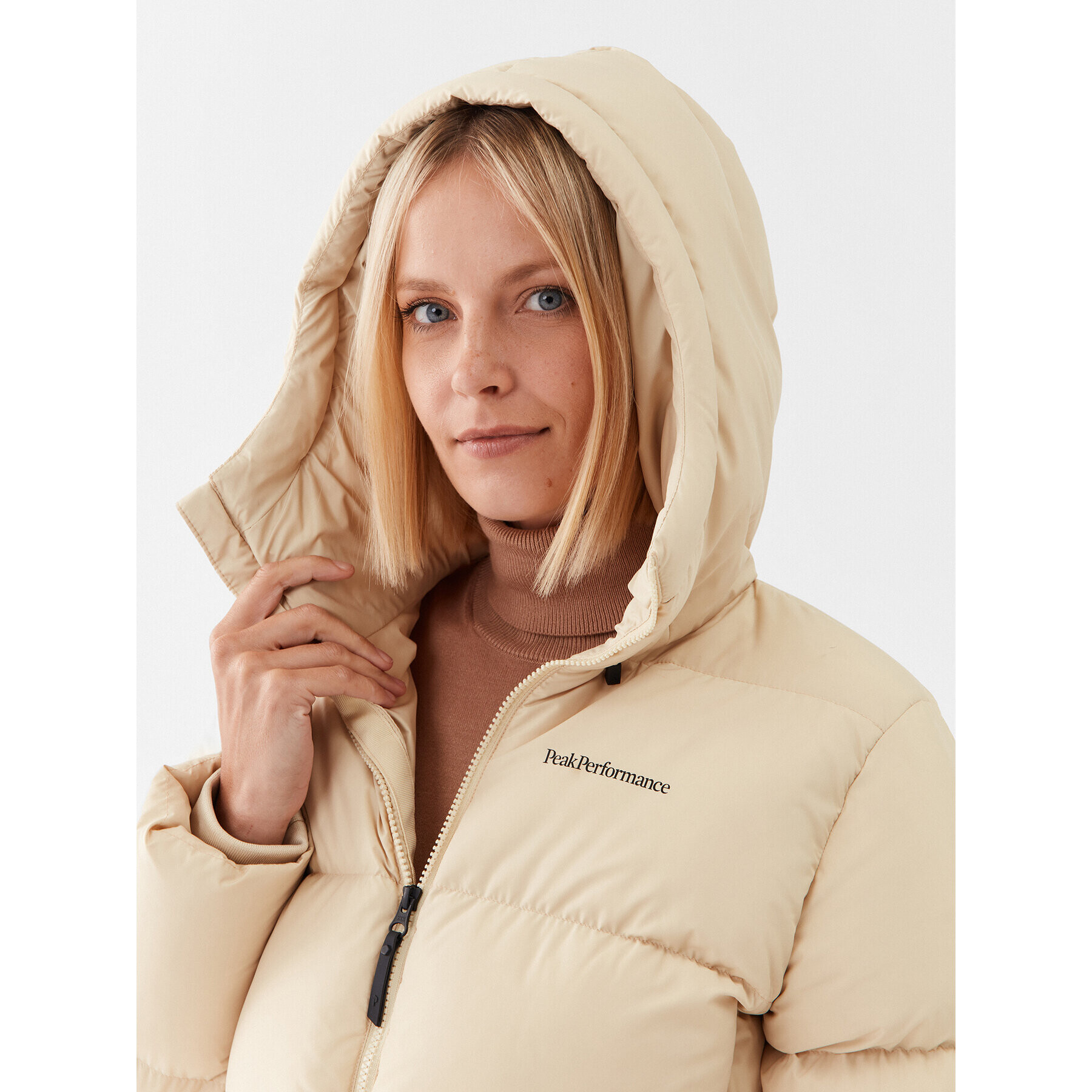 Peak Performance Пухено яке Rivel G77952050 Жълт Regular Fit - Pepit.bg